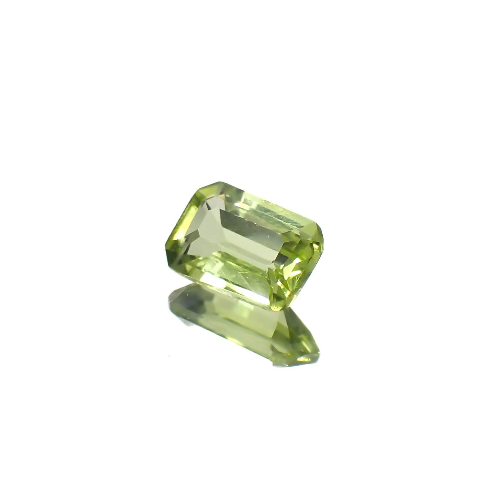 グリーンエンスタタイト(宝石名グリーン・エンスタタイト)カメルーン産 0.46ct 識別済[240125620]5.7x3.7mm前後