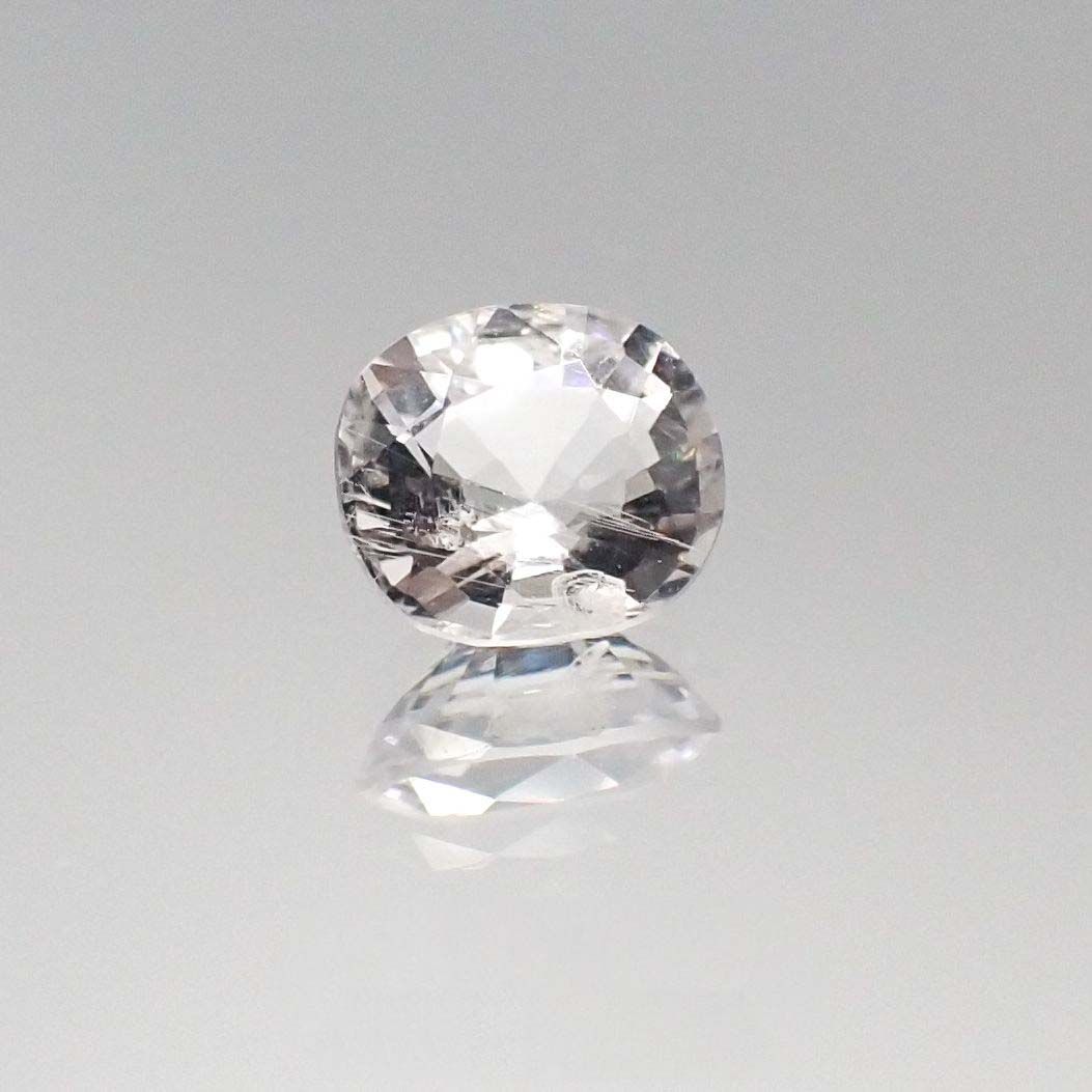 ポードレッタイト カラーレス(宝石名ホワイト・ポードレッタイト)ビルマ産 0.515ct ソ付(彩珠)[230722817]5.7x5.1mm前後