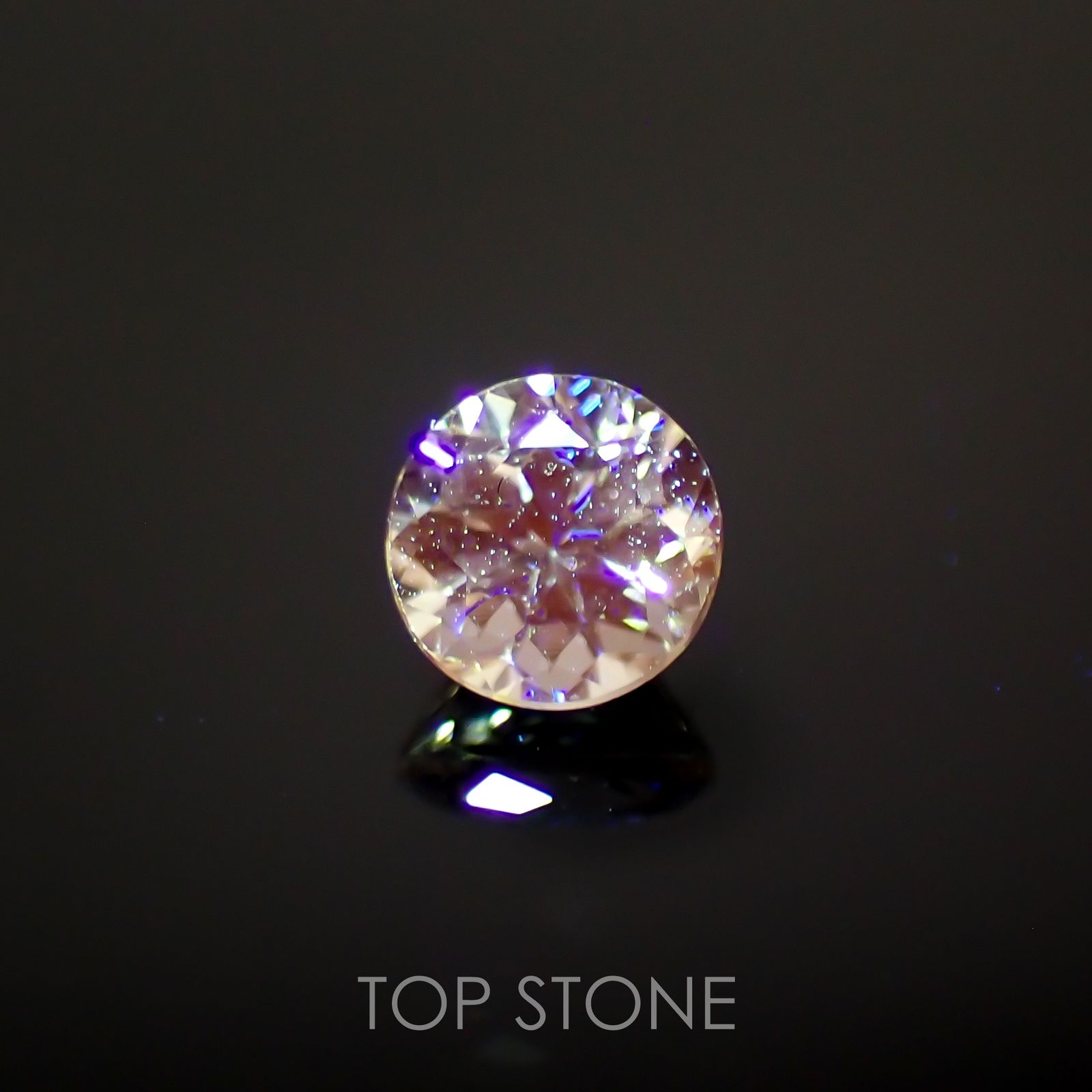 リューコガーネット(宝石名ホワイト グロッシュラー・ガーネット)ビルマ産 0.28ct 識別済[220115445]3.6x3.6mm前後