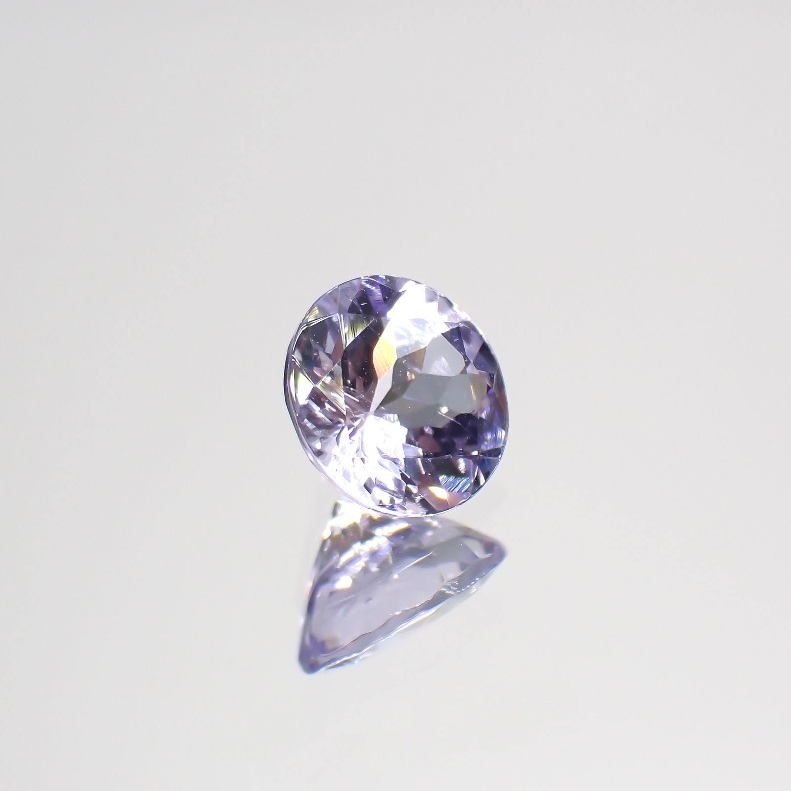 ラベンダーゾイサイト(宝石名ゾイサイト)タンザニア産 0.64ct 識別済[220115062]5.5x5.5mm前後