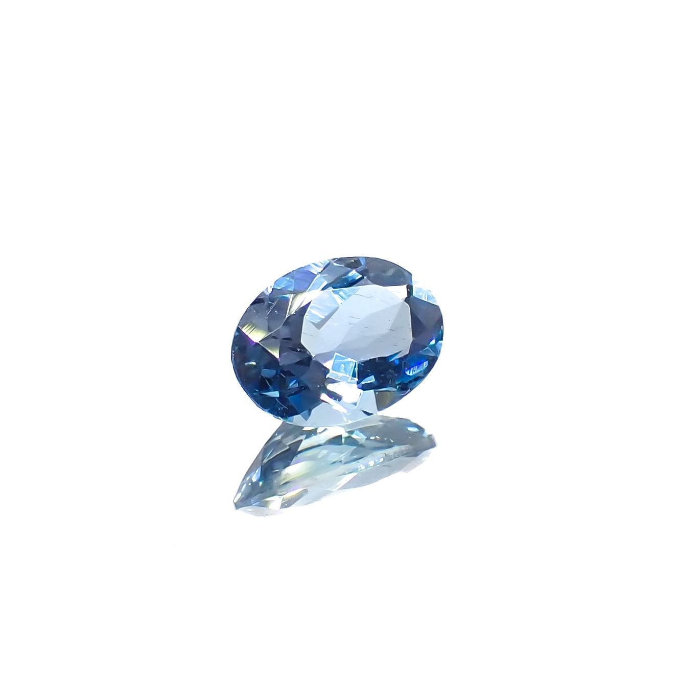 アクアマリン(宝石名アクアマリン)ナイジェリア産 0.66ct 識別済[230220737]7.2x5.1mm前後
