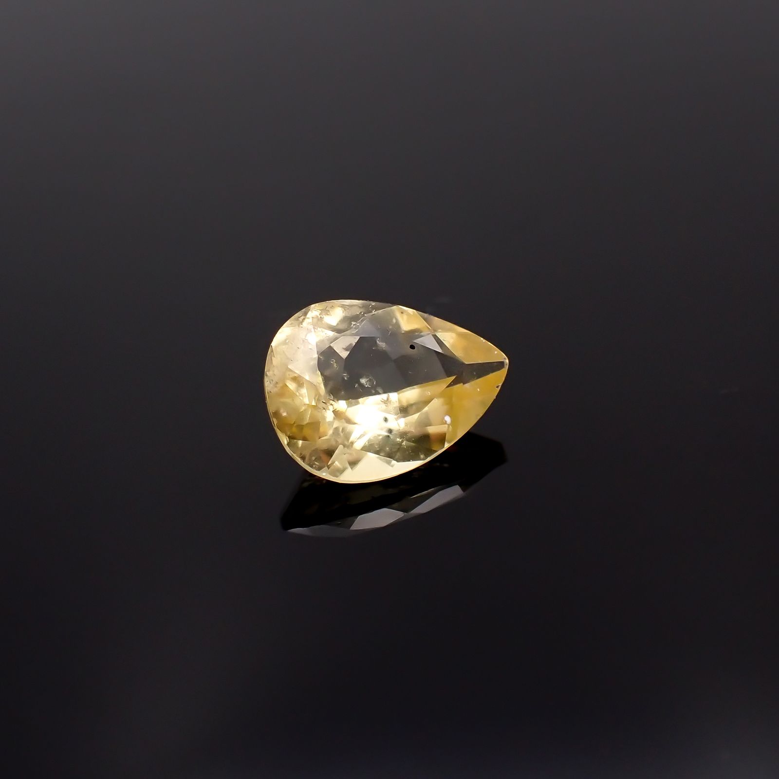 コンドロダイト(宝石名コンドロダイト)タジキスタン・パミール高原産 1.253ct ソ付(彩珠)[231225228]8.3x6.3mm前後