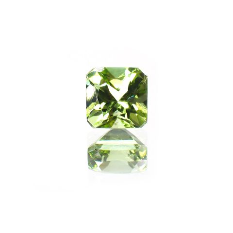 ◇アッシャーカット◇ペリドット(宝石名ペリドット) パキスタン産 0.84ct 識別済[211013487]5.1×5.1mm前後