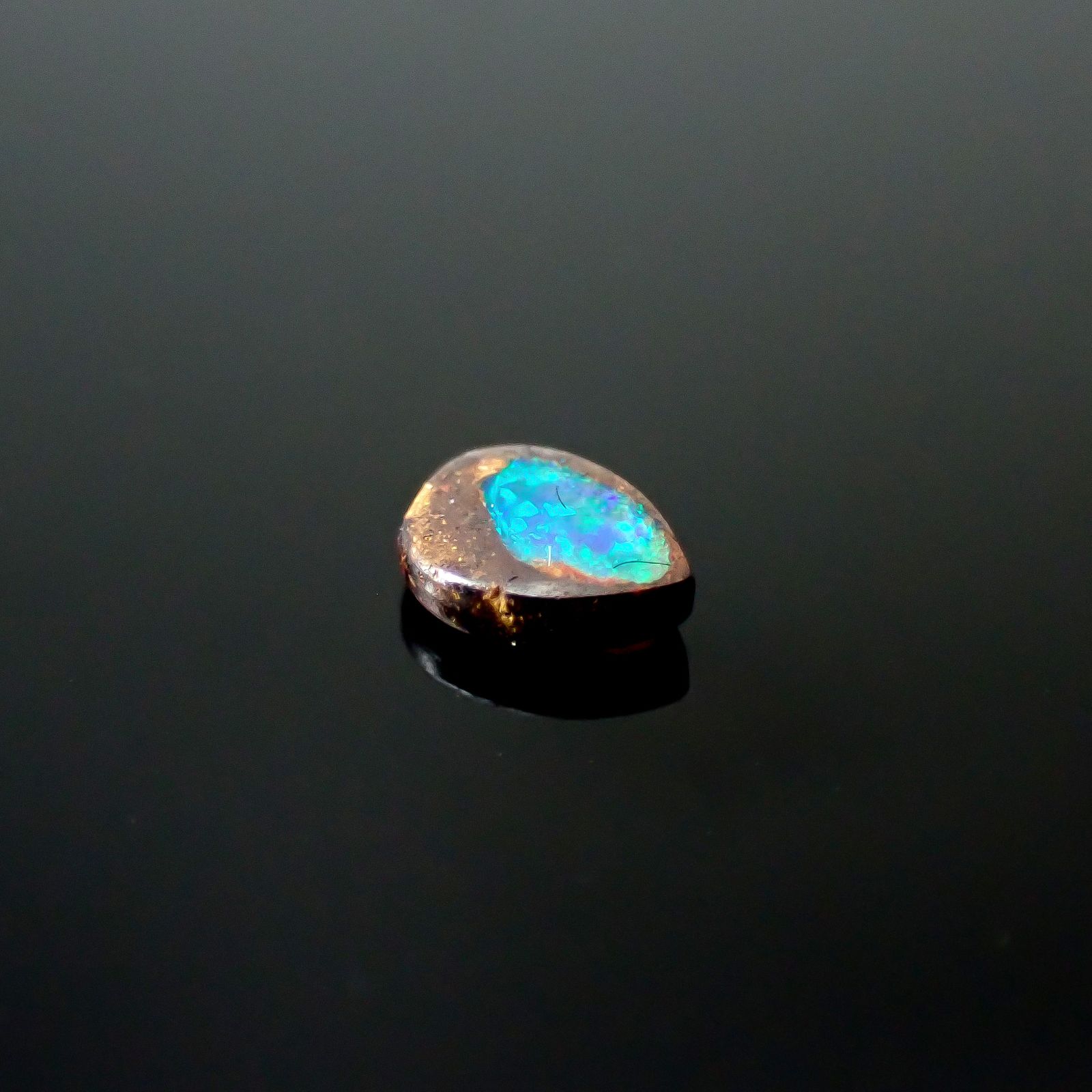 ウッドオパール オーストラリア産 0.13ct / 4.1x3.1mm前後 [251131300]