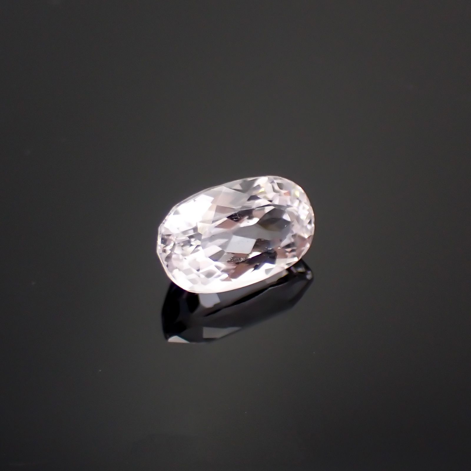 クンツァイト アフガニスタン産 2.24ct[240219607]9.3x5.8mm前後