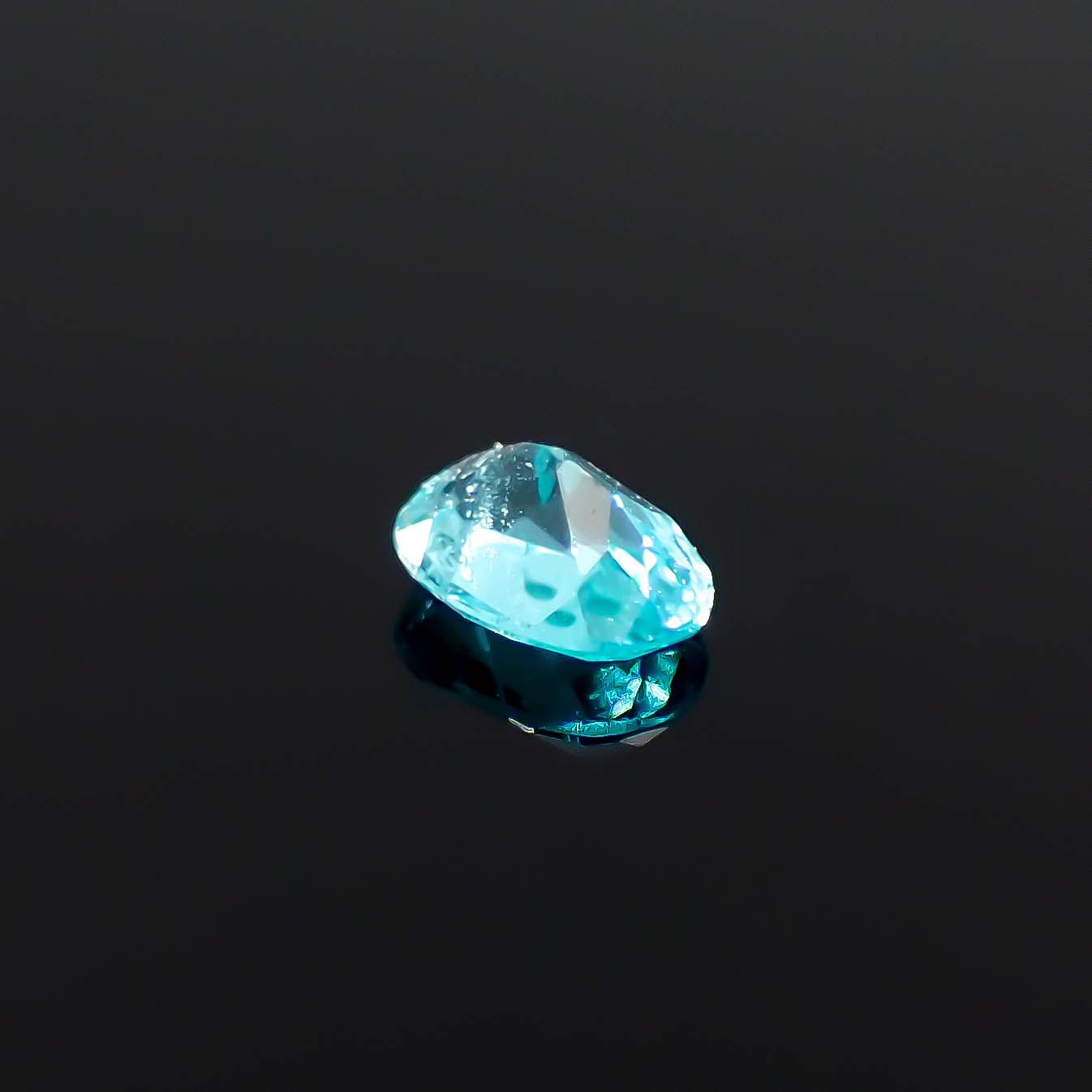 パライバトルマリン ブラジル産 0.11ct [250931071]3.6x2.6mm前後