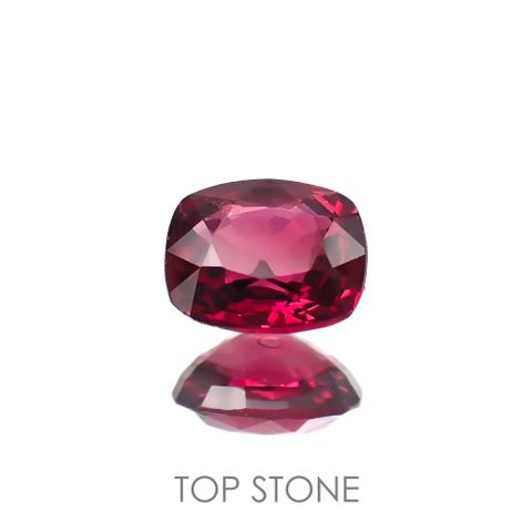 レッドスピネル(宝石名スピネル)ビルマ/マダガスカル産 0.75ct 識別済[220817541]5.9x4.9mm前後