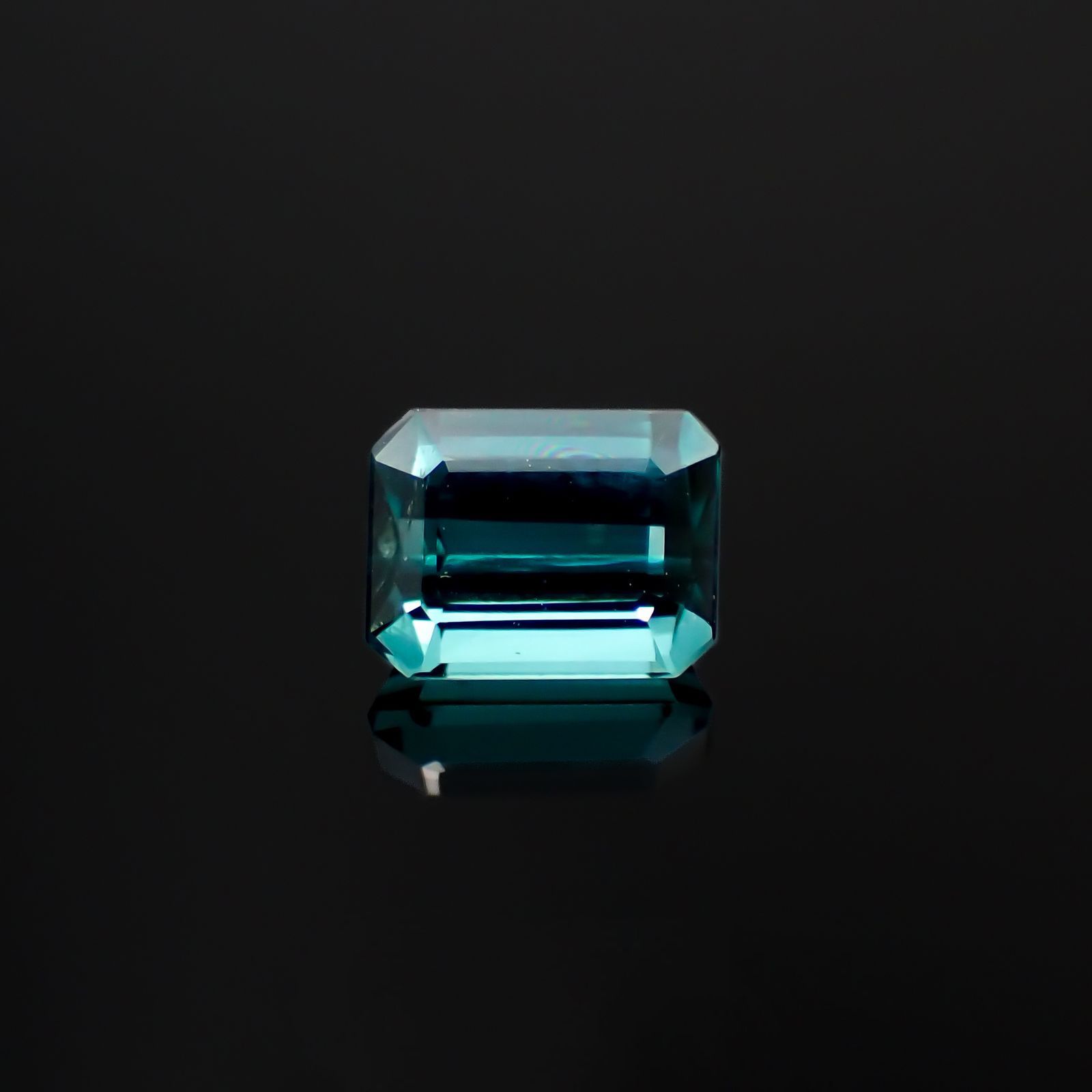 ブルートルマリン(宝石名トルマリン)アフガニスタン産 識別済 0.59ct / 5.3x4.1mm前後 [221219470]