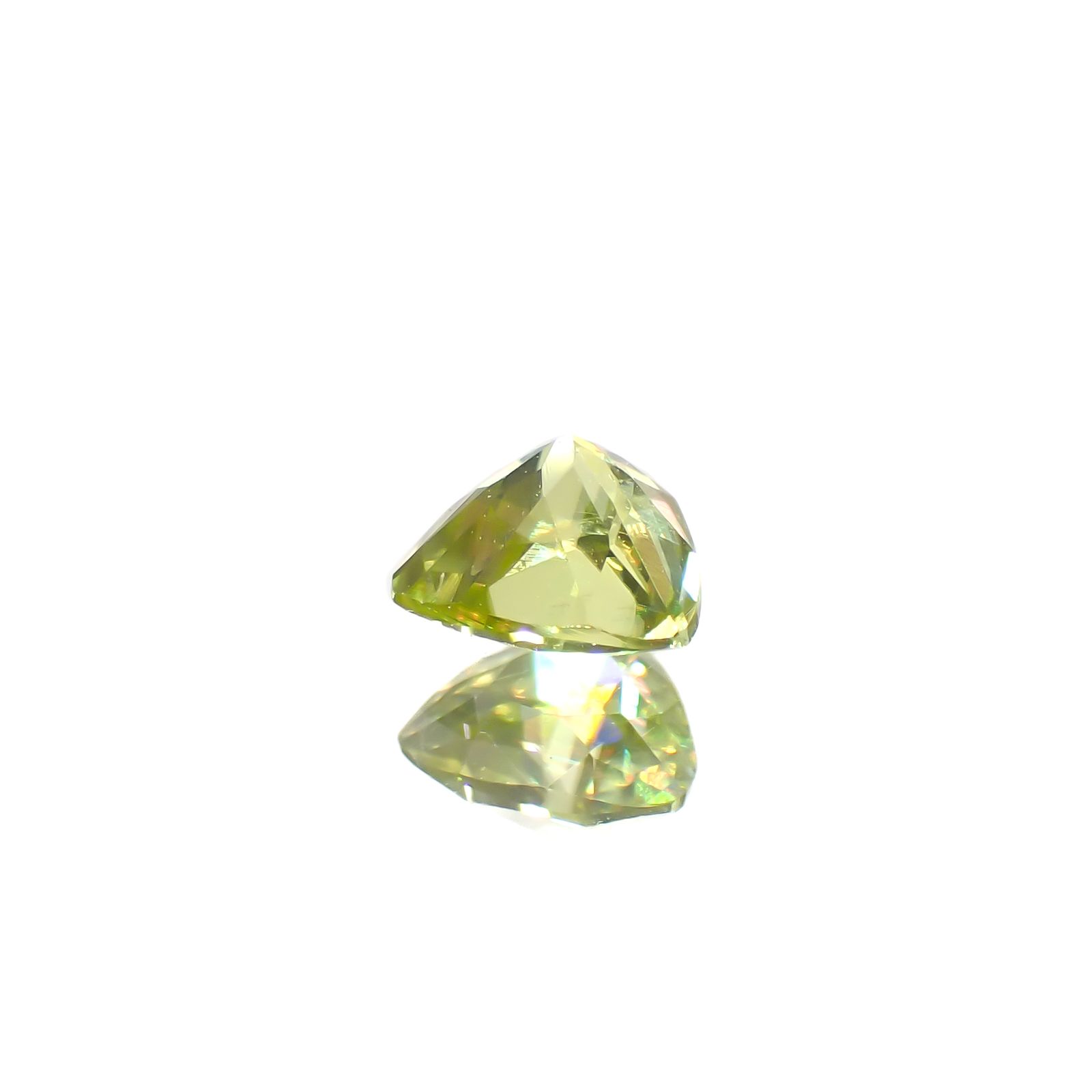 スフェーン マダガスカル産 0.27ct[240627905]3.8x3.8mm前後