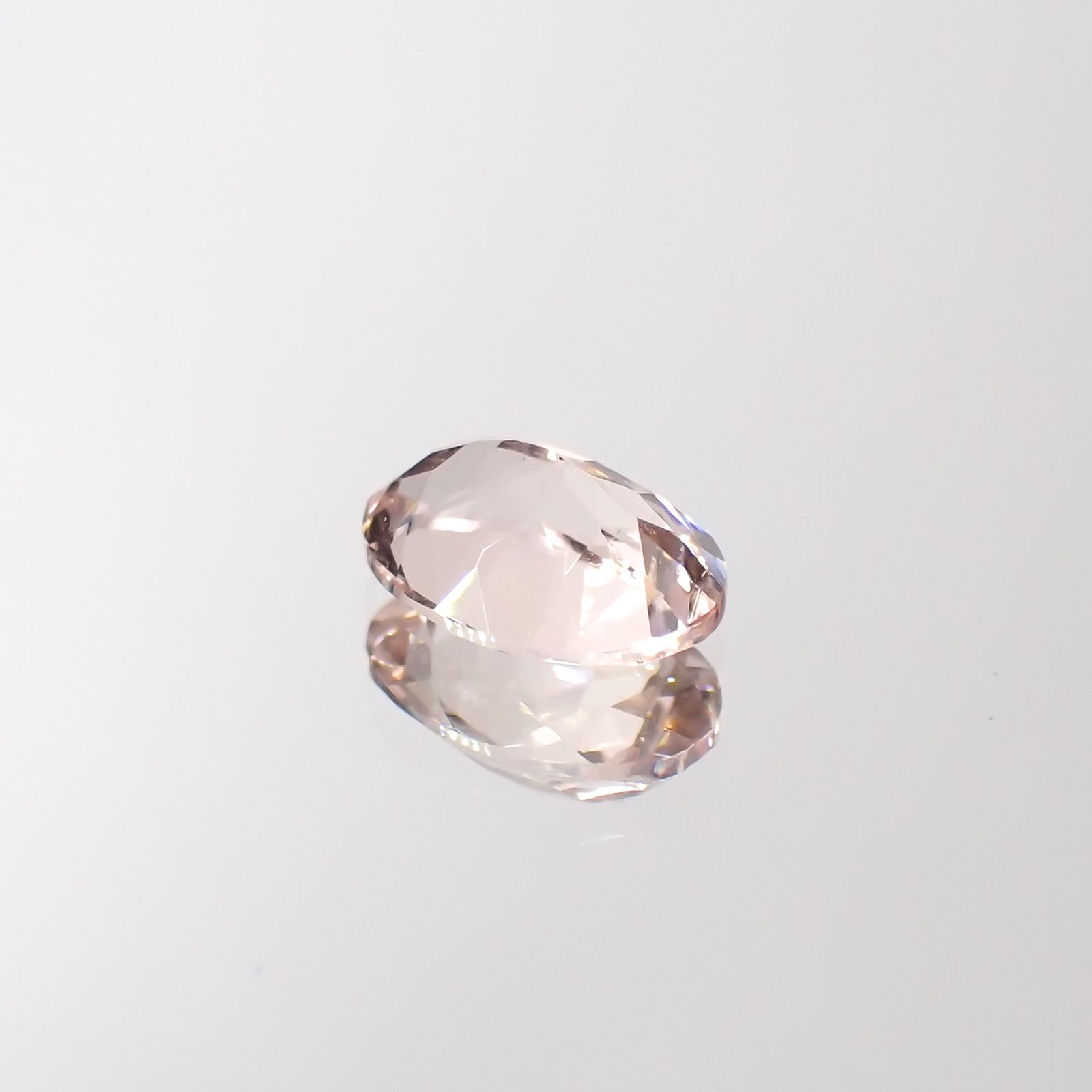モルガナイト(宝石名モルガナイト)ナイジェリア産 0.68ct 識別済[230321163]7x4.9mm前後