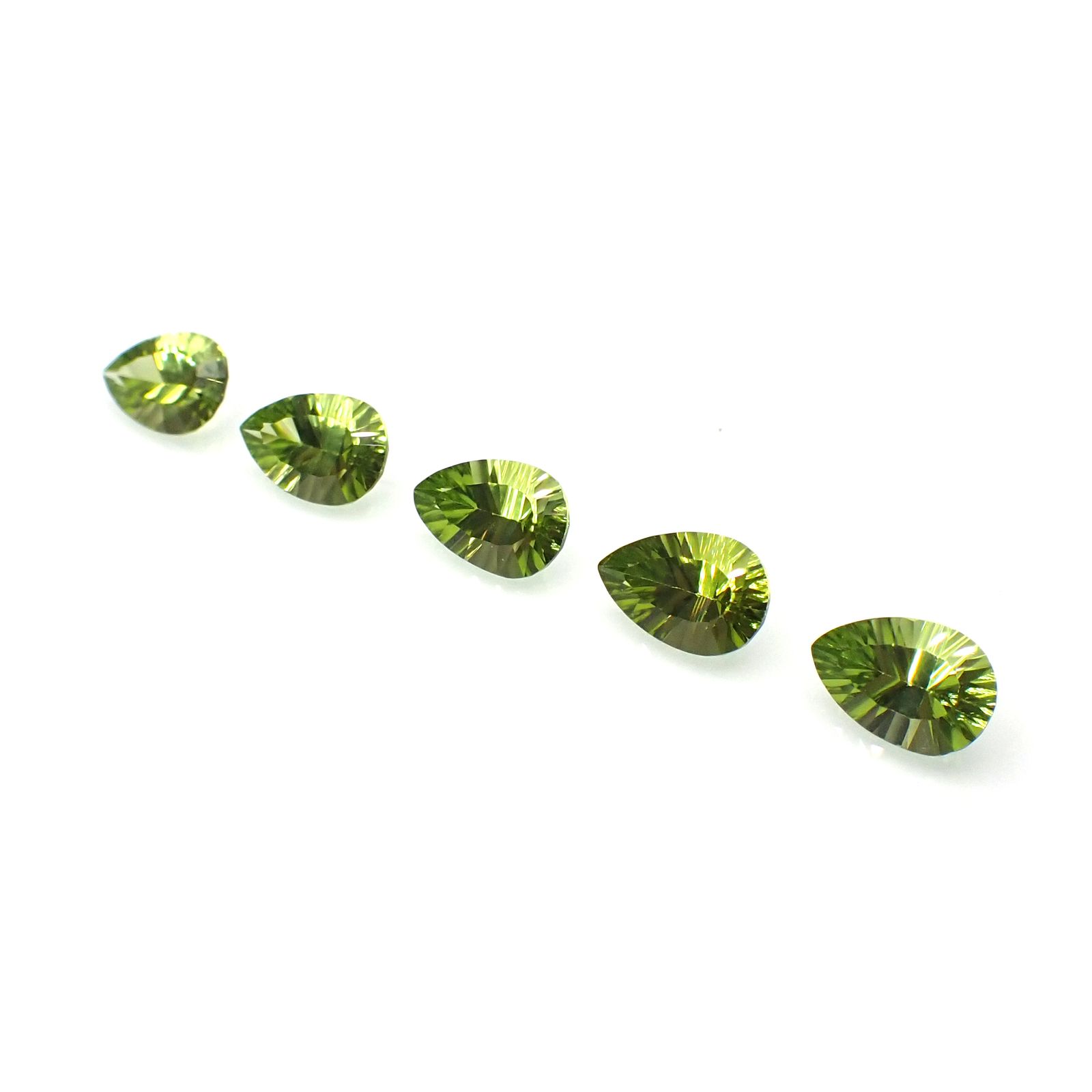 <ランダムセレクト1個販売>◇コンケーブカット◇ペリドット 中国産 約1.05-1.36ct[230722578]9x6mm前後