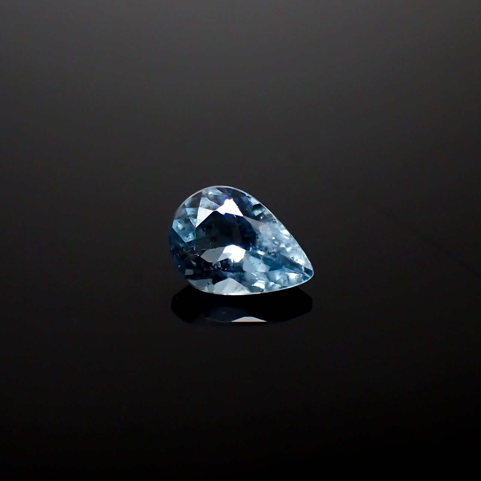 アクアマリン サンタマリアカラー マダガスカル産 0.55ct[240326960]6.8x4.8mm前後
