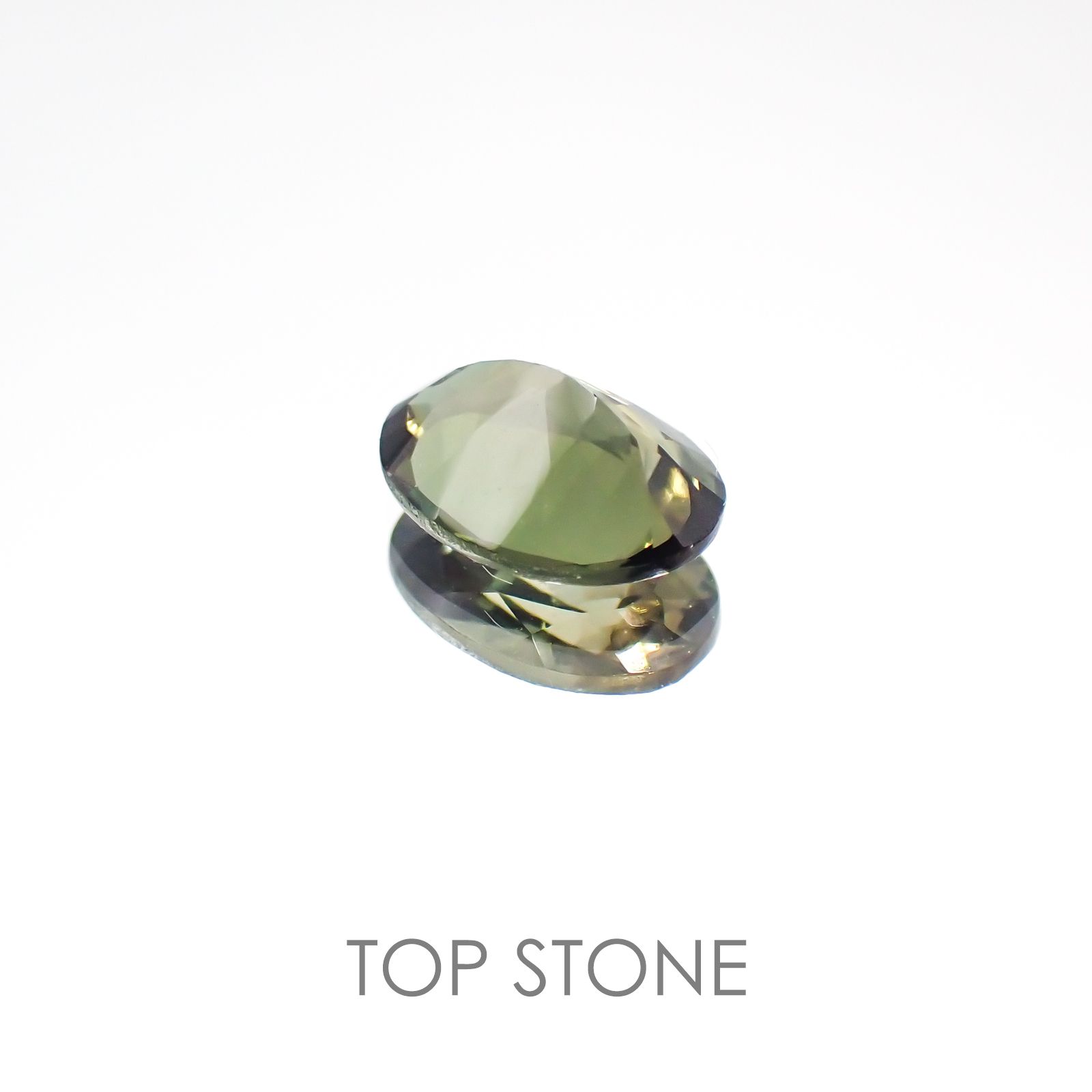 コーネルピン(宝石名コーネルピン) スリランカ産 0.77ct 識別済[20117486]7.1×5.1mm前後