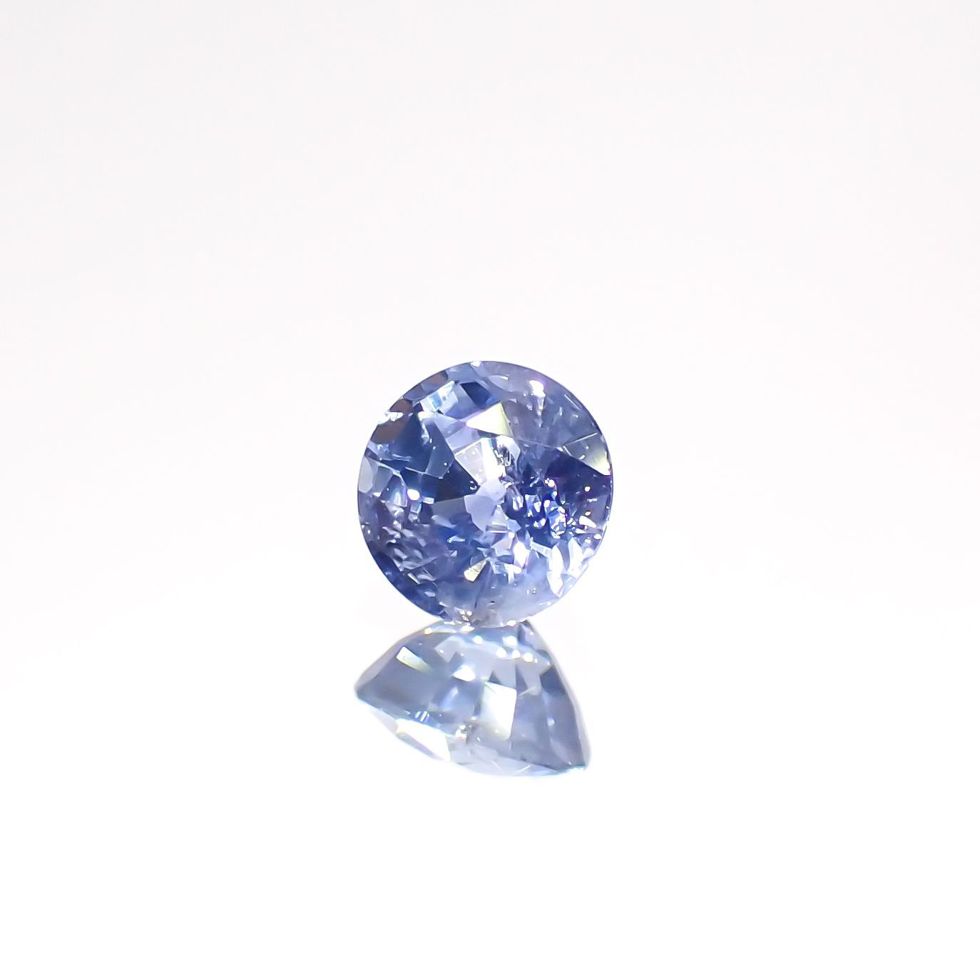 アイスブルーサファイア(宝石名サファイア)スリランカ/マダガスカル産 0.39ct 識別済[220515966]4.2x4.1mm前後
