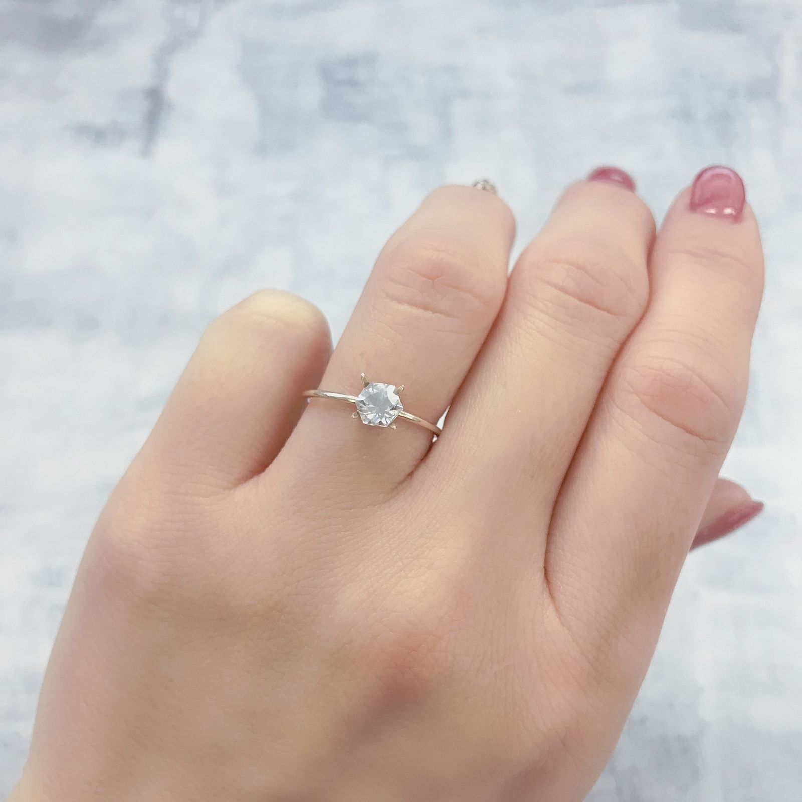 ◇ヘキサゴンカット◇カラーレスジルコン(宝石名ホワイト・ジルコン)スリランカ/カンボジア産 0.84ct 識別済[220114269]4.9x4.8mm前後
