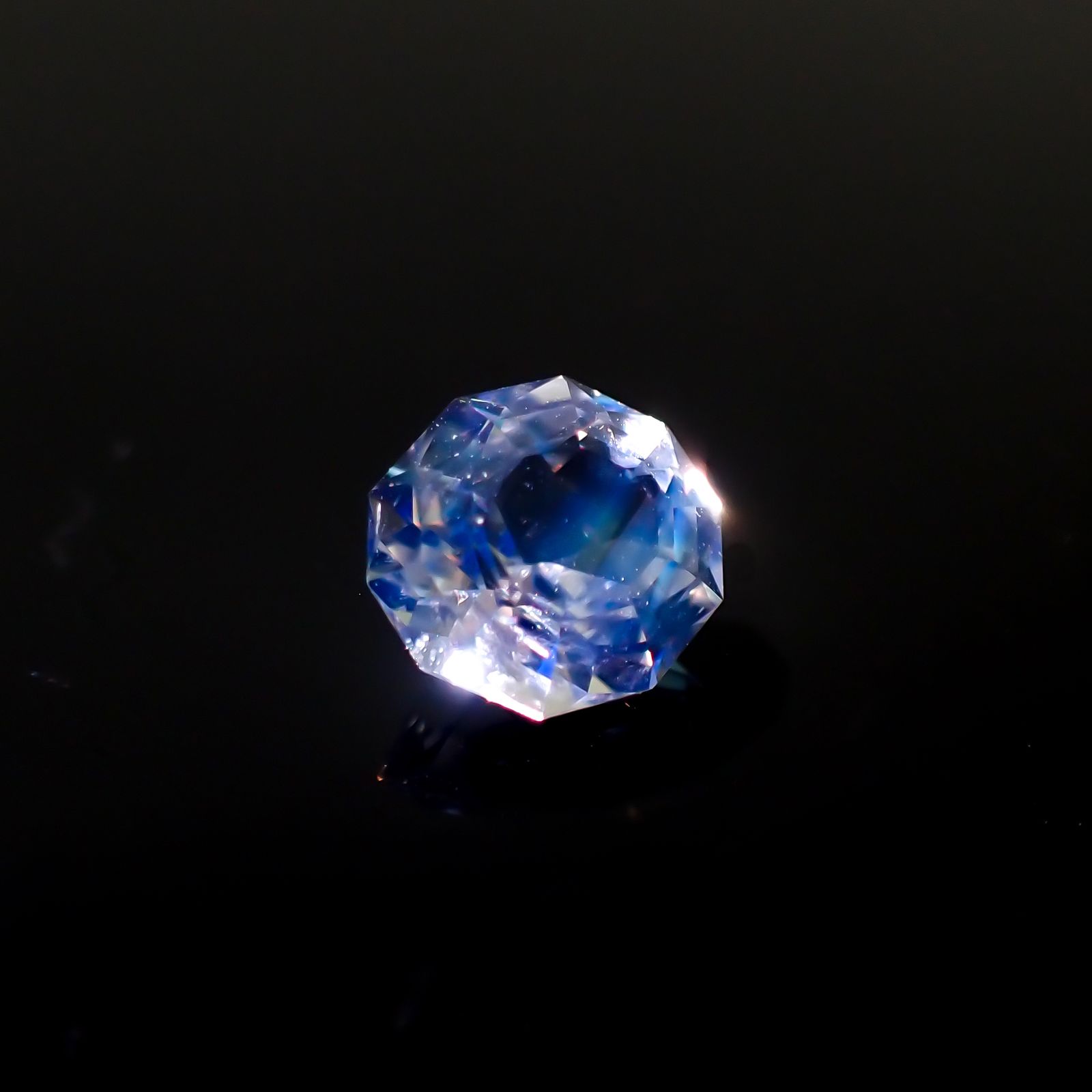 ◇カスタムカット◇レインボームーンストーン マダガスカル産 1.06ct[230923435]7.2x6.4mm前後