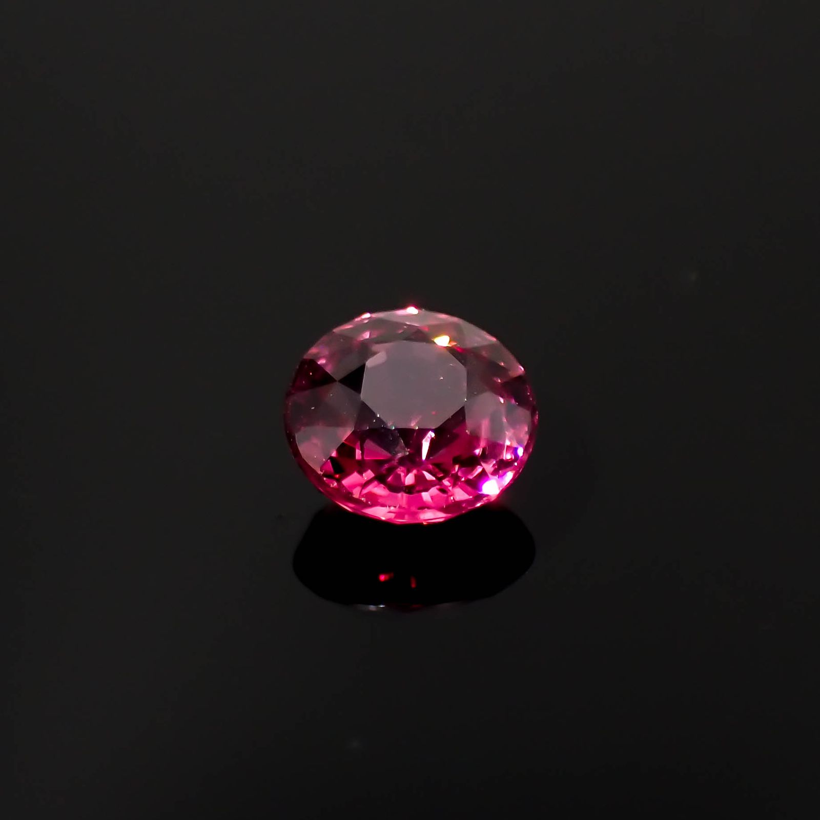 ロードライトガーネット(宝石名ロードライト・ガーネット)ブラジル産 1.28ct 識別済[230421583]6.4x6.4mm前後