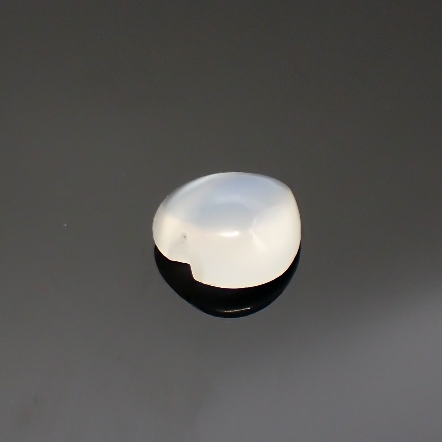 ムーンストーンキャッツアイ(宝石名ムーンストーン・キャッツアイ) インド産 識別済 1.59ct / 8.1x8.1mm前後 [260212736]