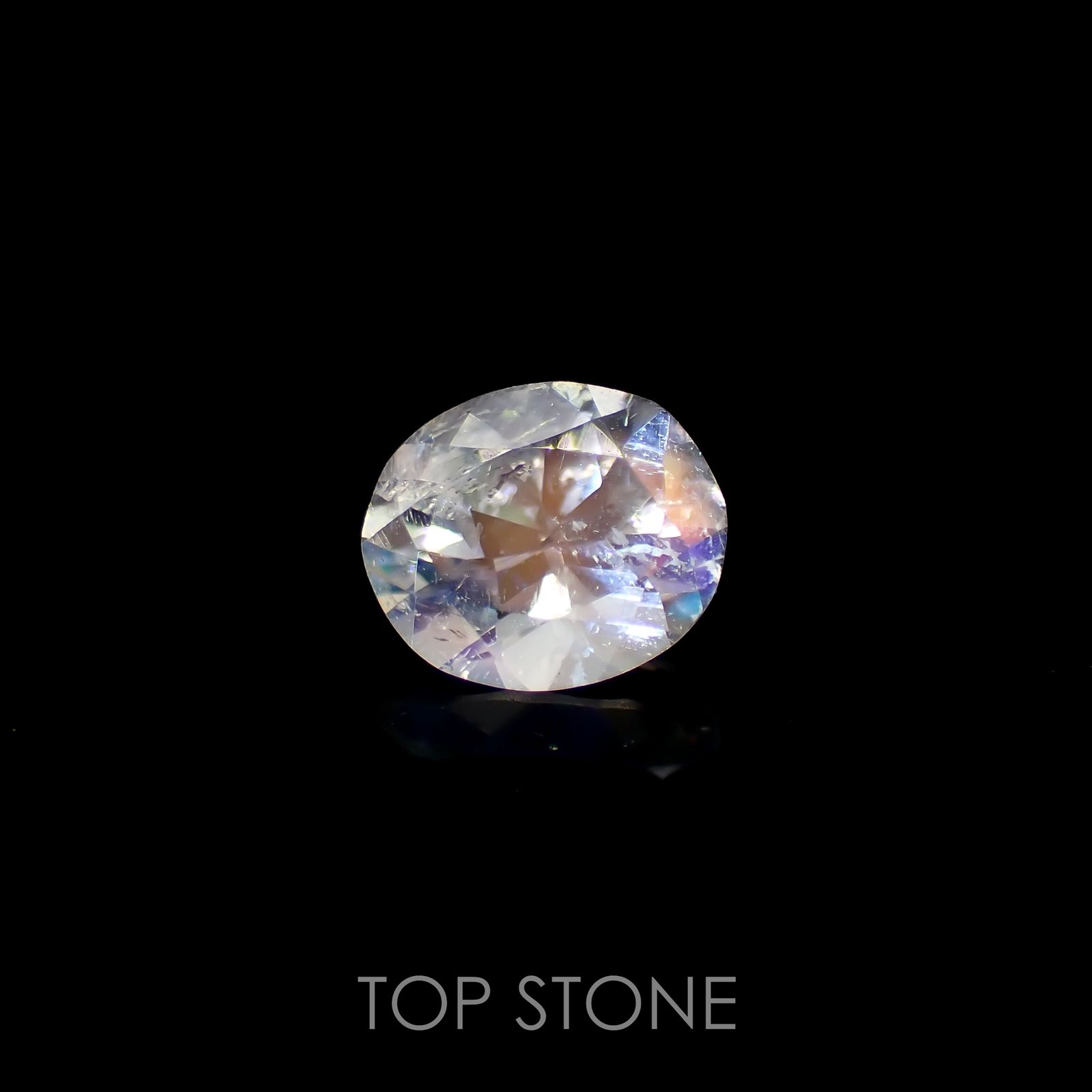 レインボームーンストーン(宝石名ラブラドライト)タンザニア産 0.62ct 識別済[220716859]6.3x5.3mm前後
