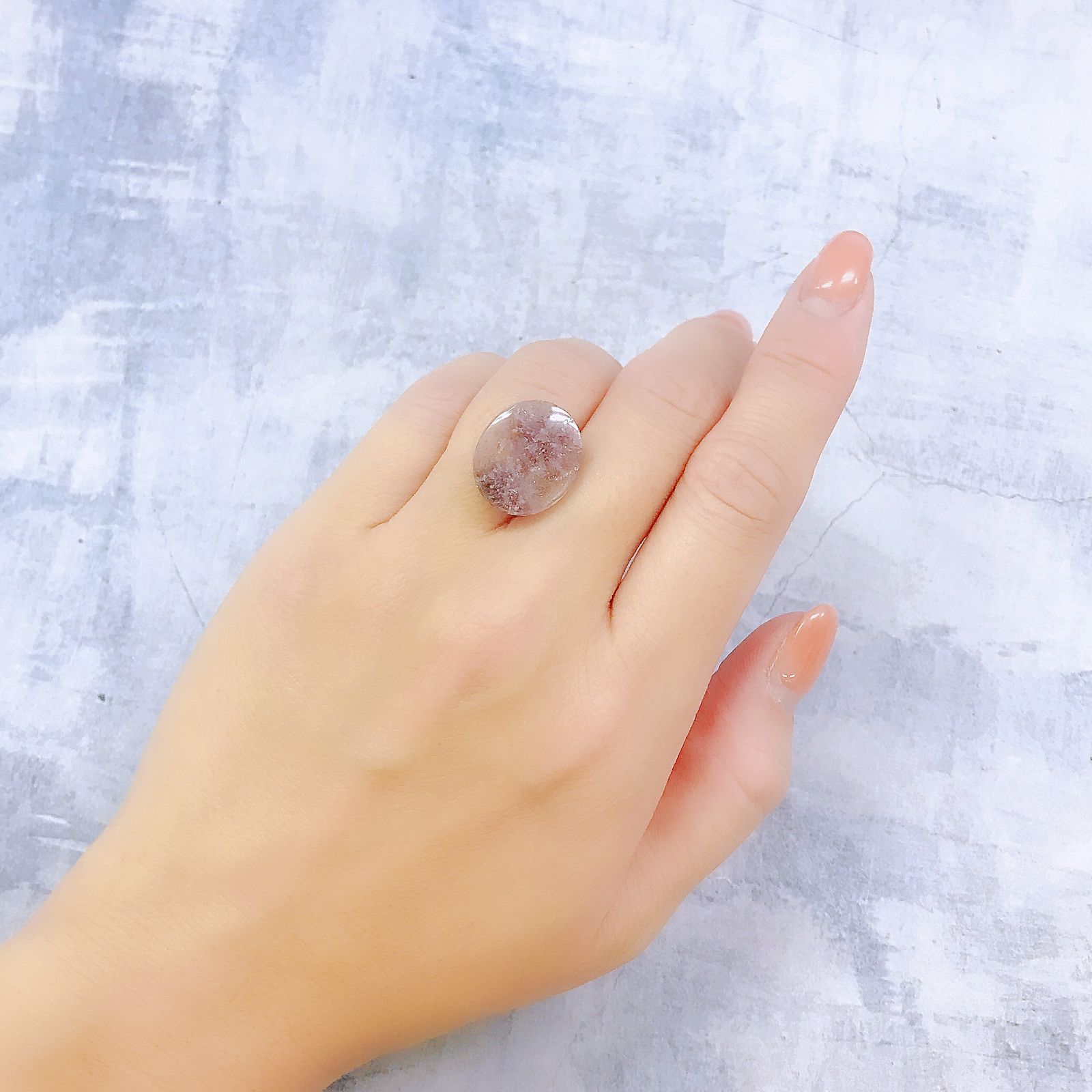 レピドライトインクォーツ ブラジル・ミナスジェライス州産 15.04ct[220917757]17.9x15.1mm前後