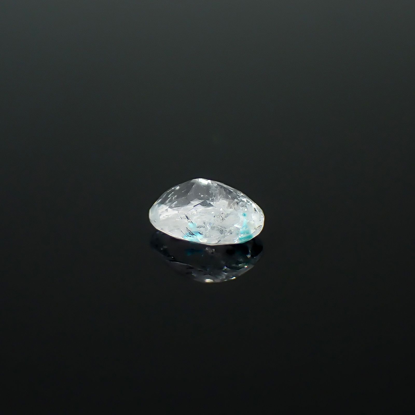 パライバクォーツ ブラジル産 0.42ct / 5.8x4.5mm前後 [260632499]