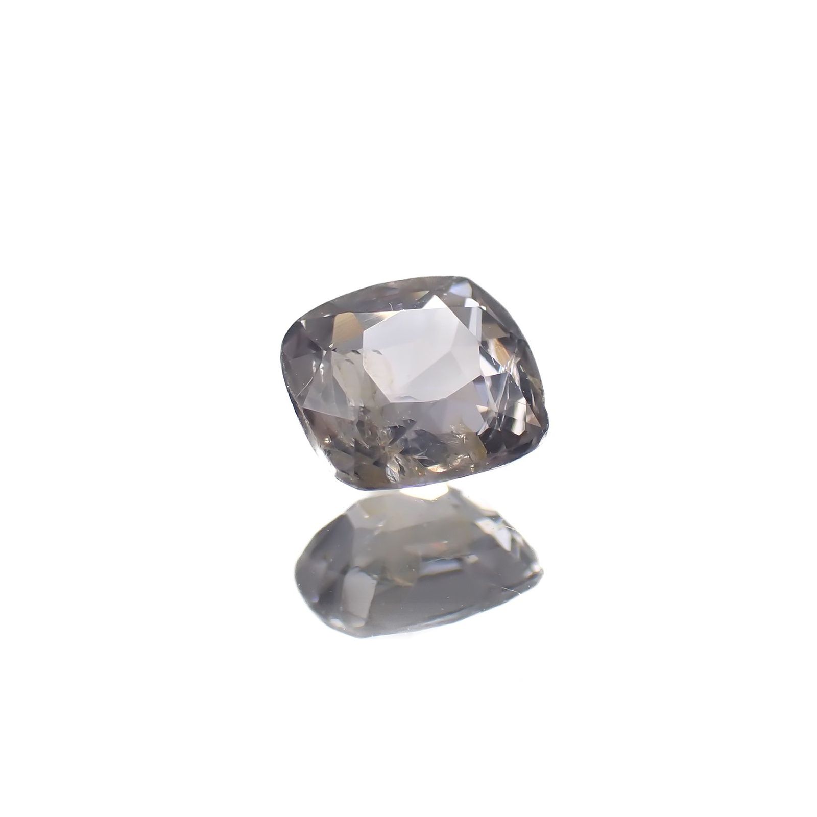 グレースピネル(宝石名スピネル)ビルマ/マダガスカル産 0.75ct 識別済[220817561]5.5x5.2mm前後