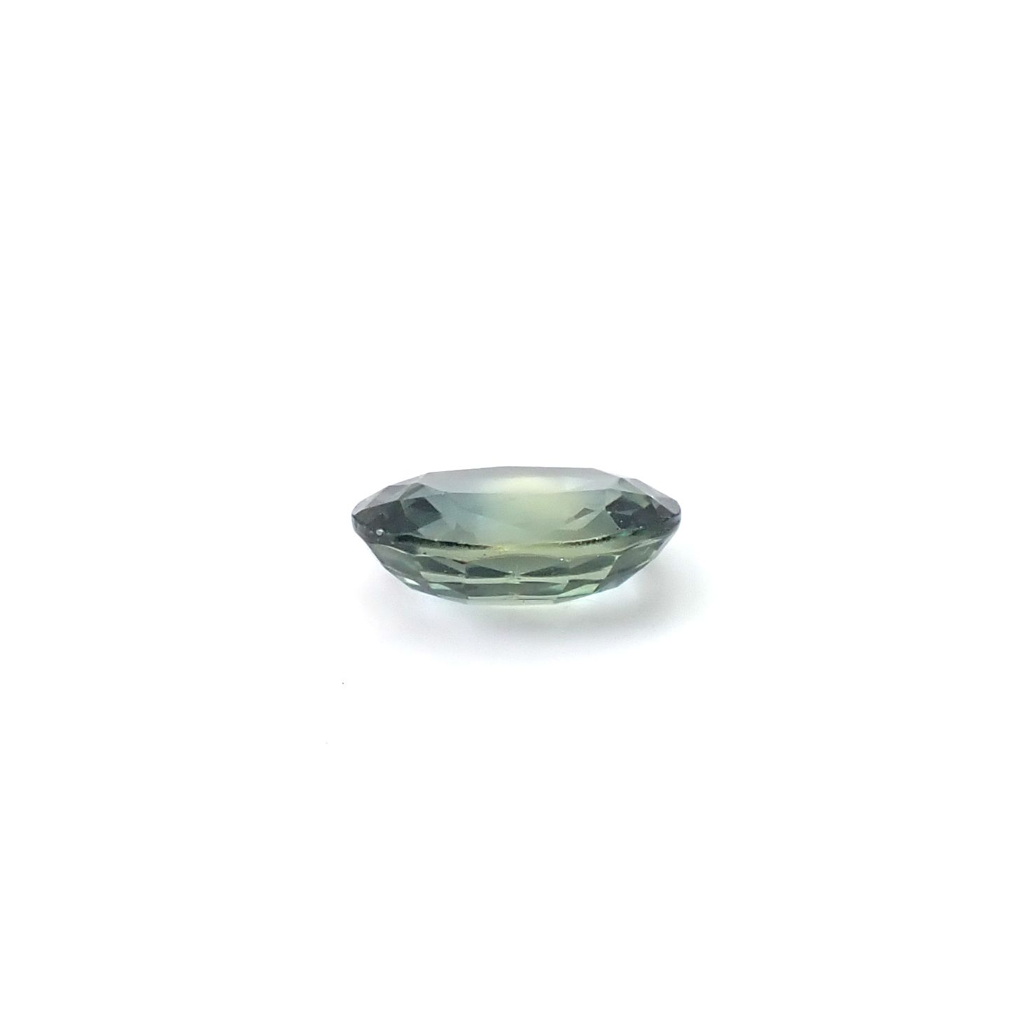 サファイア(宝石名サファイア) マダガスカル/スリランカ産 ソ付(彩珠) 2.128ct / 8.9x6.9mm前後 [260112477]