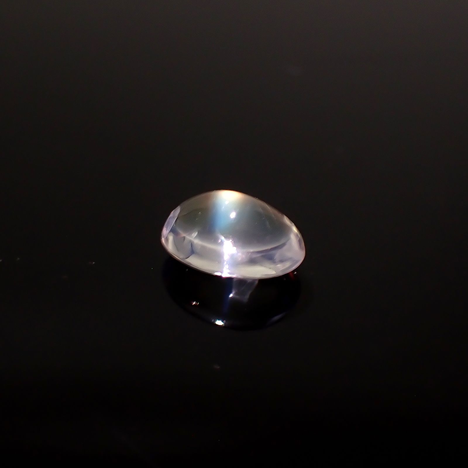 ◇バフカット◇レインボームーンストーン(宝石名ラブラドライト)マダガスカル産 1.924ct ソ付(彩珠)[240427208]9.1x6.5mm前後