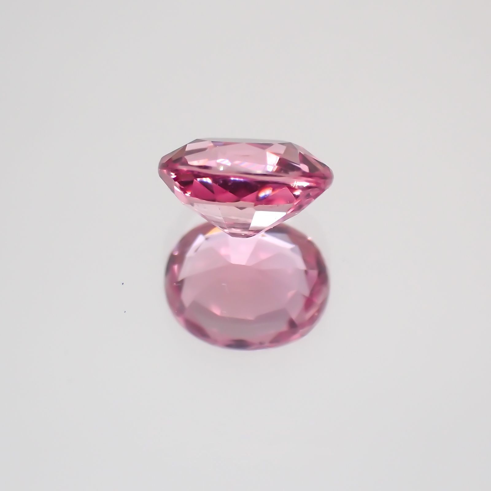 パパラチャサファイア  鑑別書付き スリランカ産 ルース 0.649ct[21029432]5.4×4.5mm前後