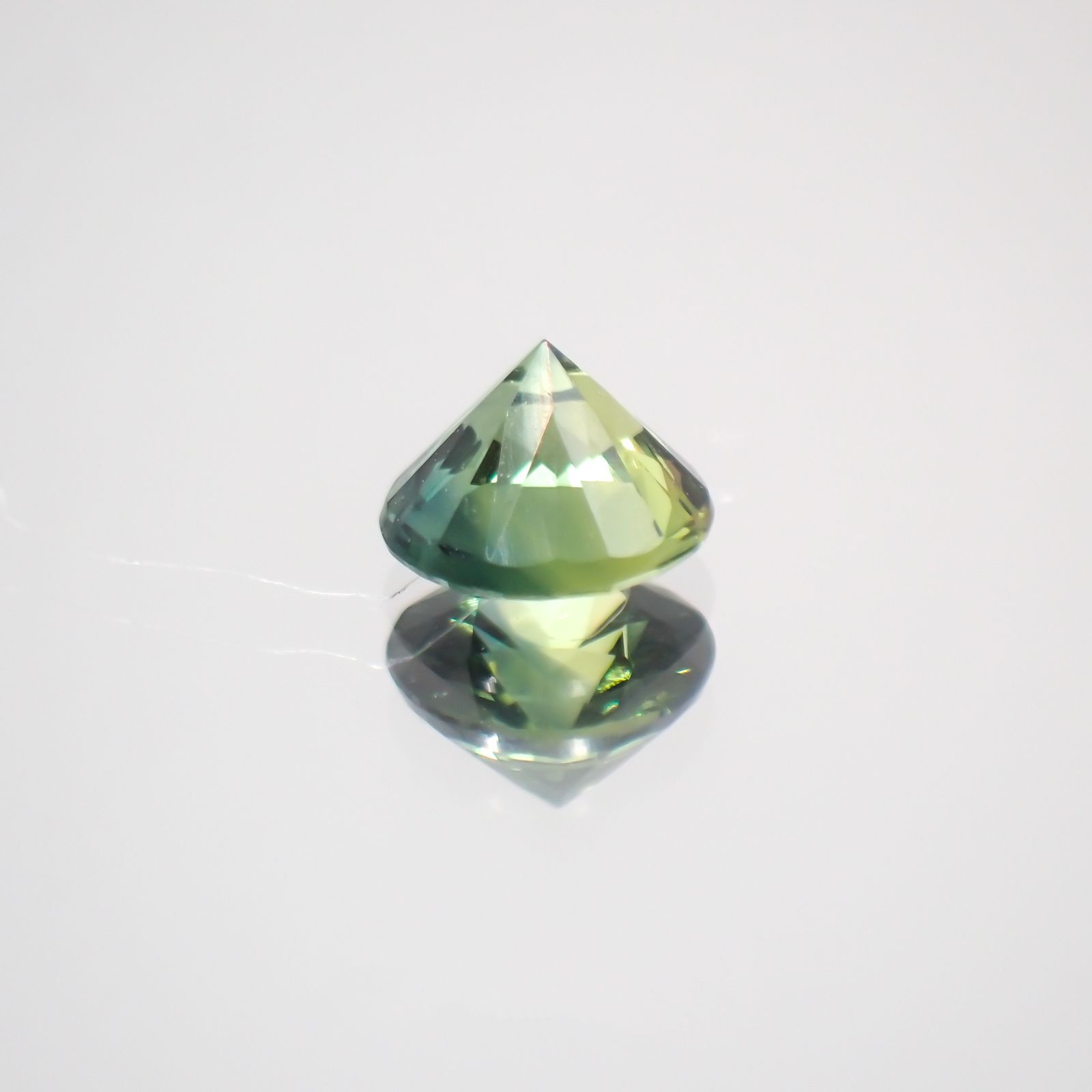 モンタナサファイア アメリカ産 ルース 0.41ct[210410618]4.3×4.3mm前後