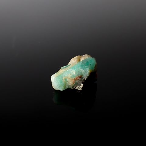 エメラルド 原石 コロンビア産 26.34ct[240427250]21x18mm前後