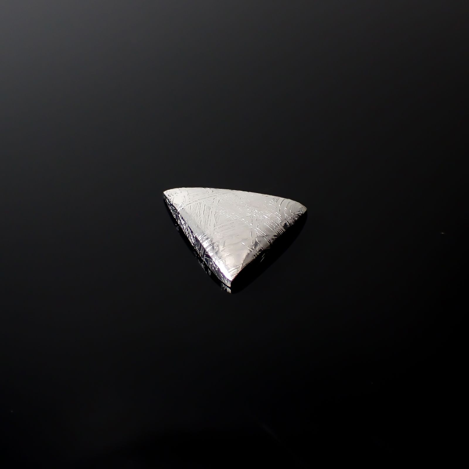 ムオニナルスタ隕石 発見地:スウェーデン 16.69ct[240125798]17.8x16.8mm前後