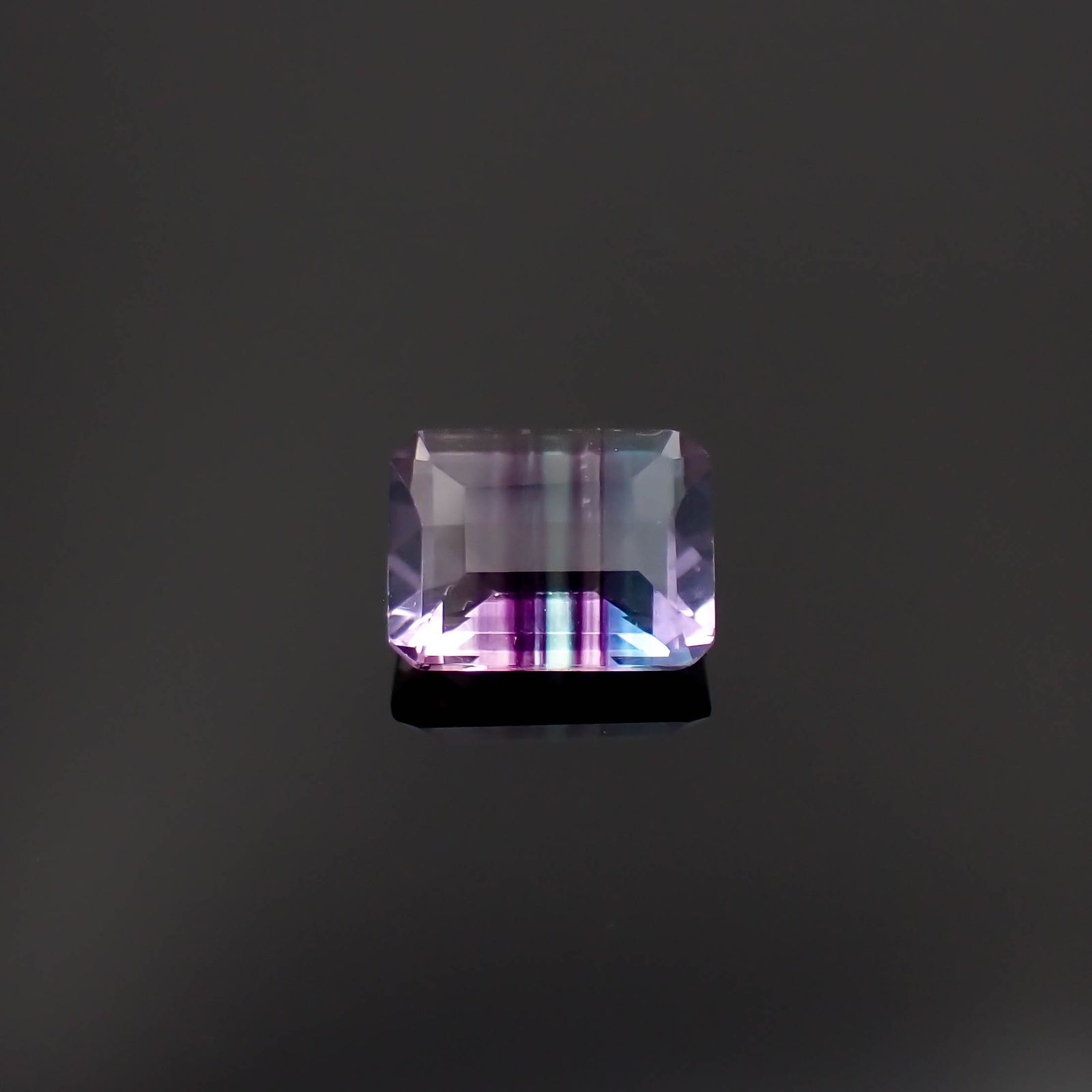 パーティカラーフローライト ブラジル産 2.31ct[230421753]8.9x7mm前後