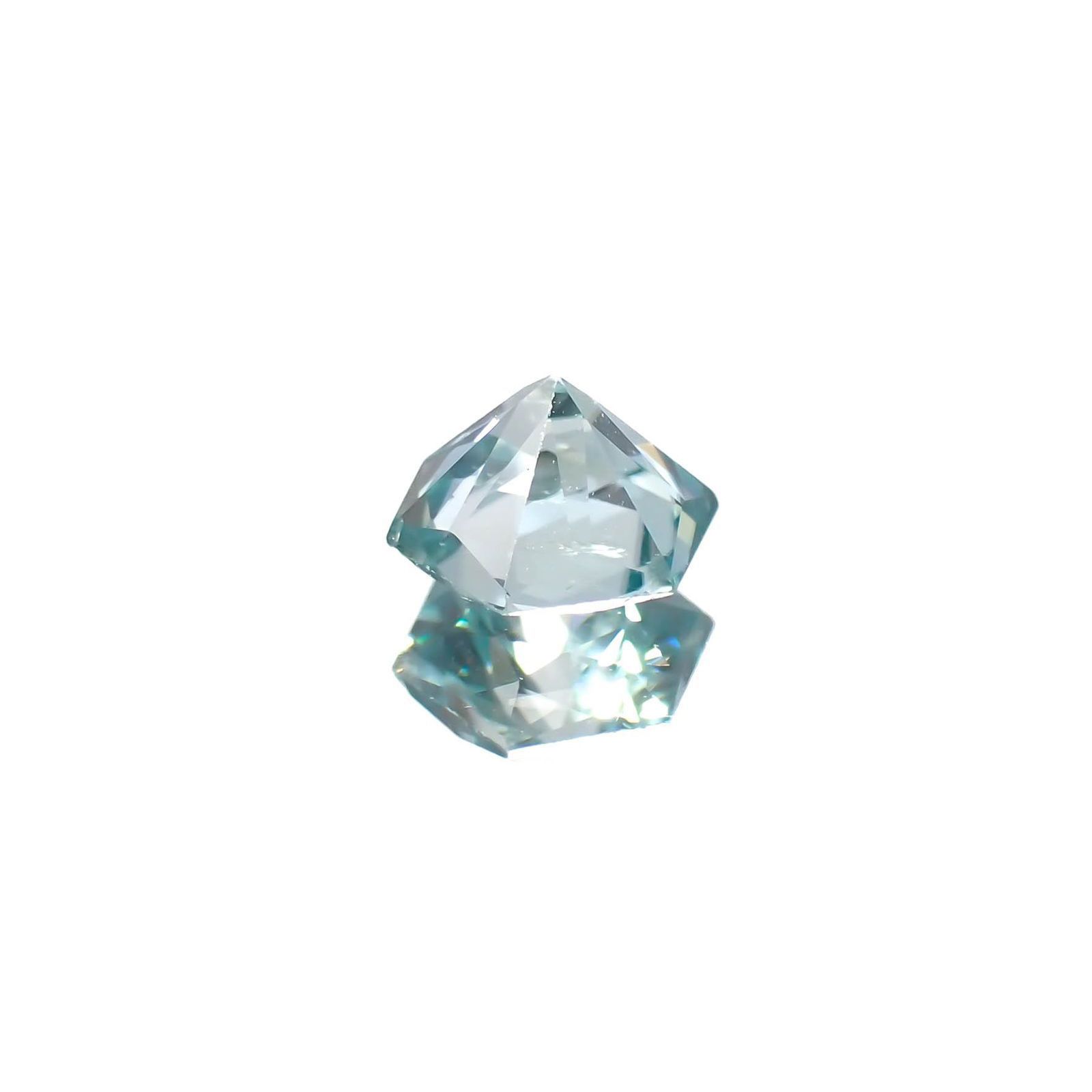 ◇ヘキサゴンカット◇アイスブルージルコン(宝石名ジルコン)カンボジア産 0.80ct 識別済[230320857]4.9x4.7mm前後
