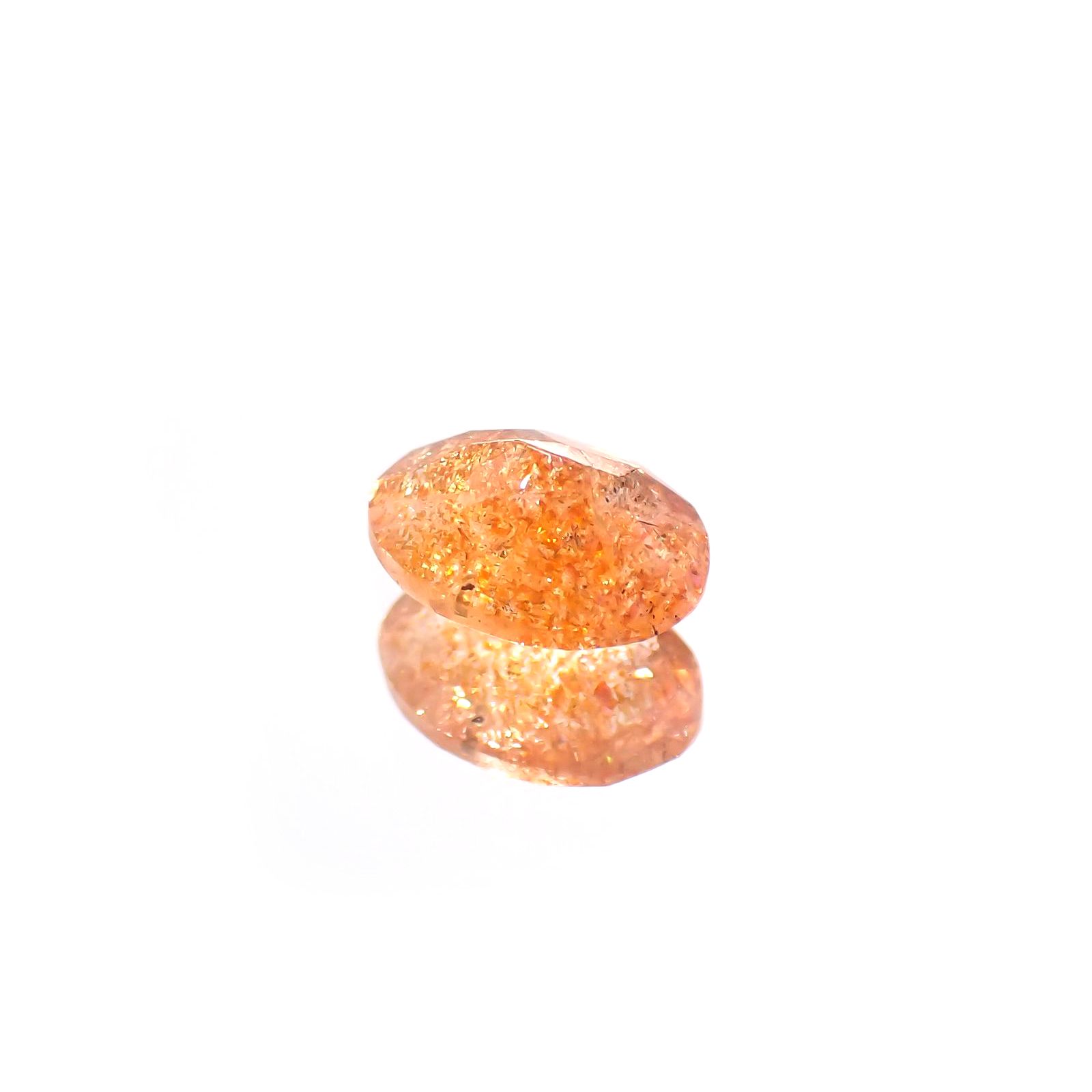 イリュージョンサンストーン(宝石名フェルドスパー) タンザニア産 0.64ct 識別済[250812303]6.8×5.1mm前後