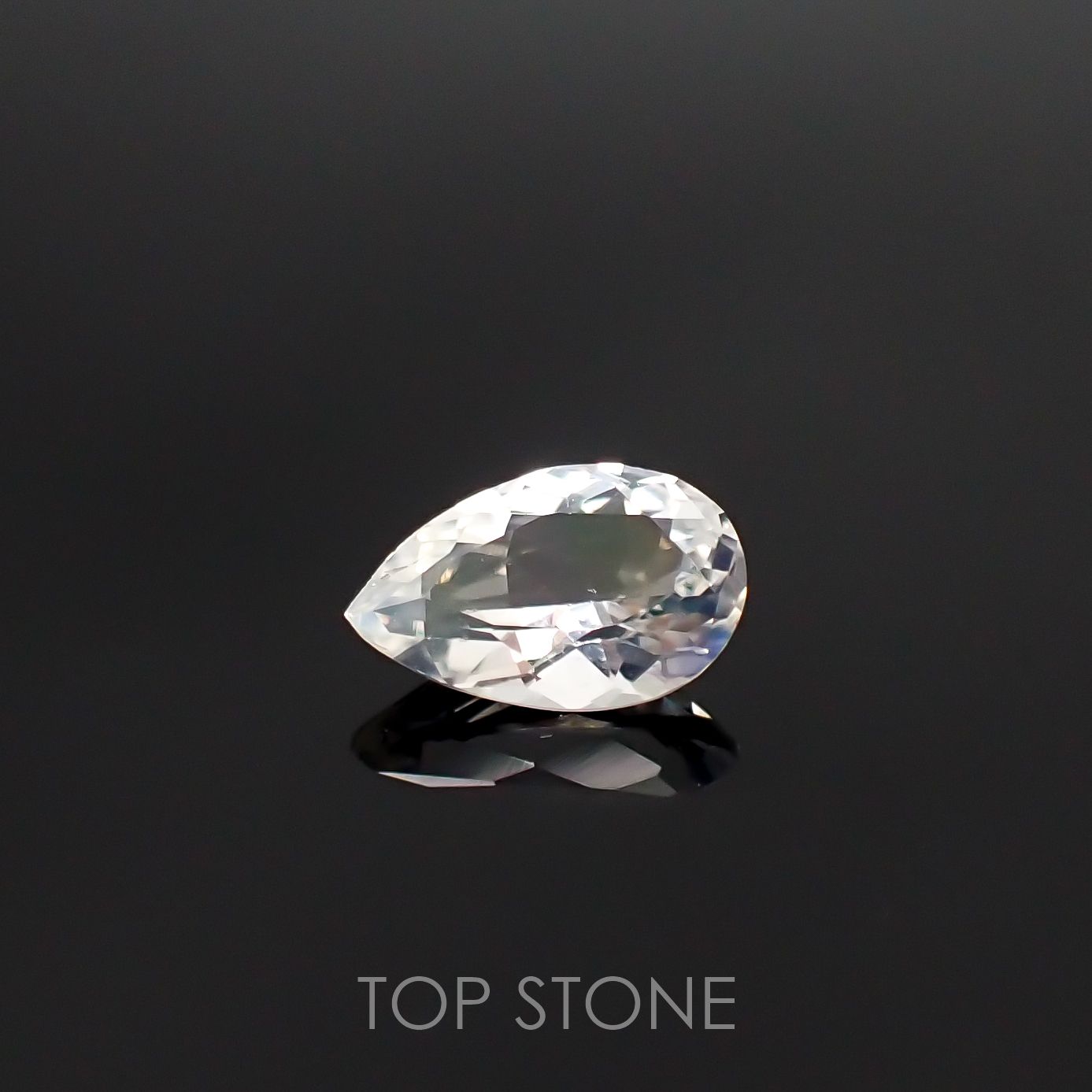 レインボームーンストーン(アンデシンラブラドライト) マダガスカル産 ルース 0.58ct[210611264]7.4×4.8mm前後