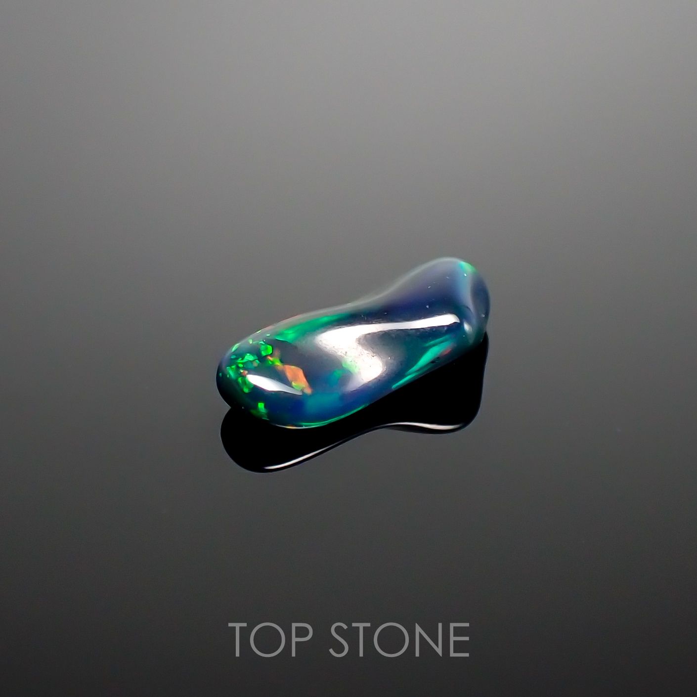 ◇バロック型◇ブラックオパール エチオピア産 ルース 0.85ct[210913238]11.3×5.3mm前後