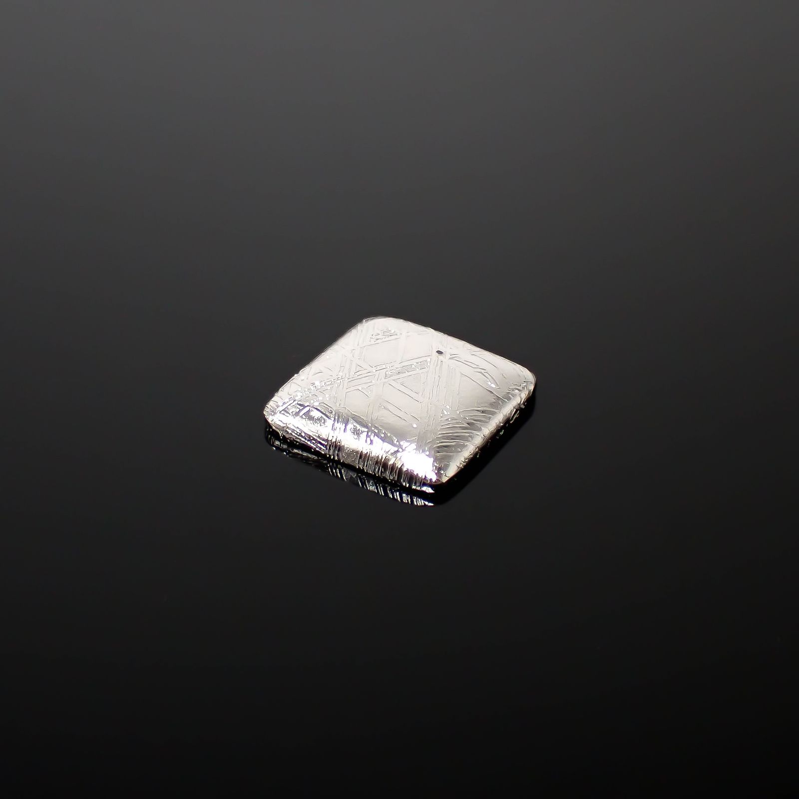 ムオニナルスタ隕石 発見地:スウェーデン 15.84ct[240125778]13.7x13.7mm前後