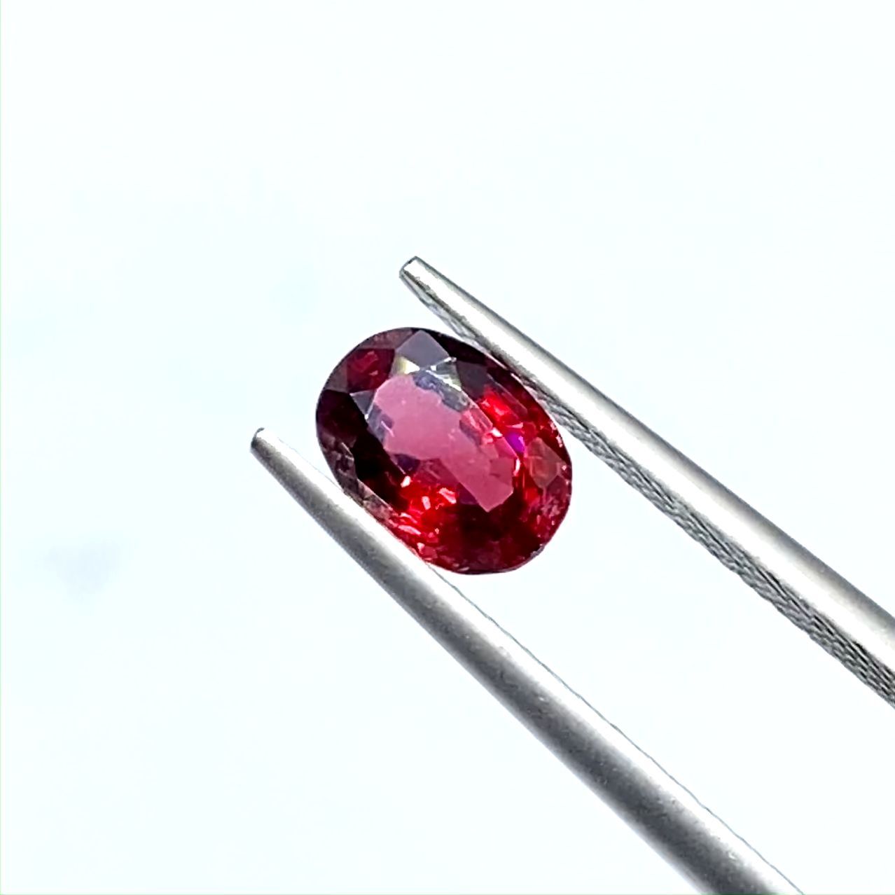 レッドスピネル(宝石名レッド・スピネル) タンザニア産 0.931ct ソ付
