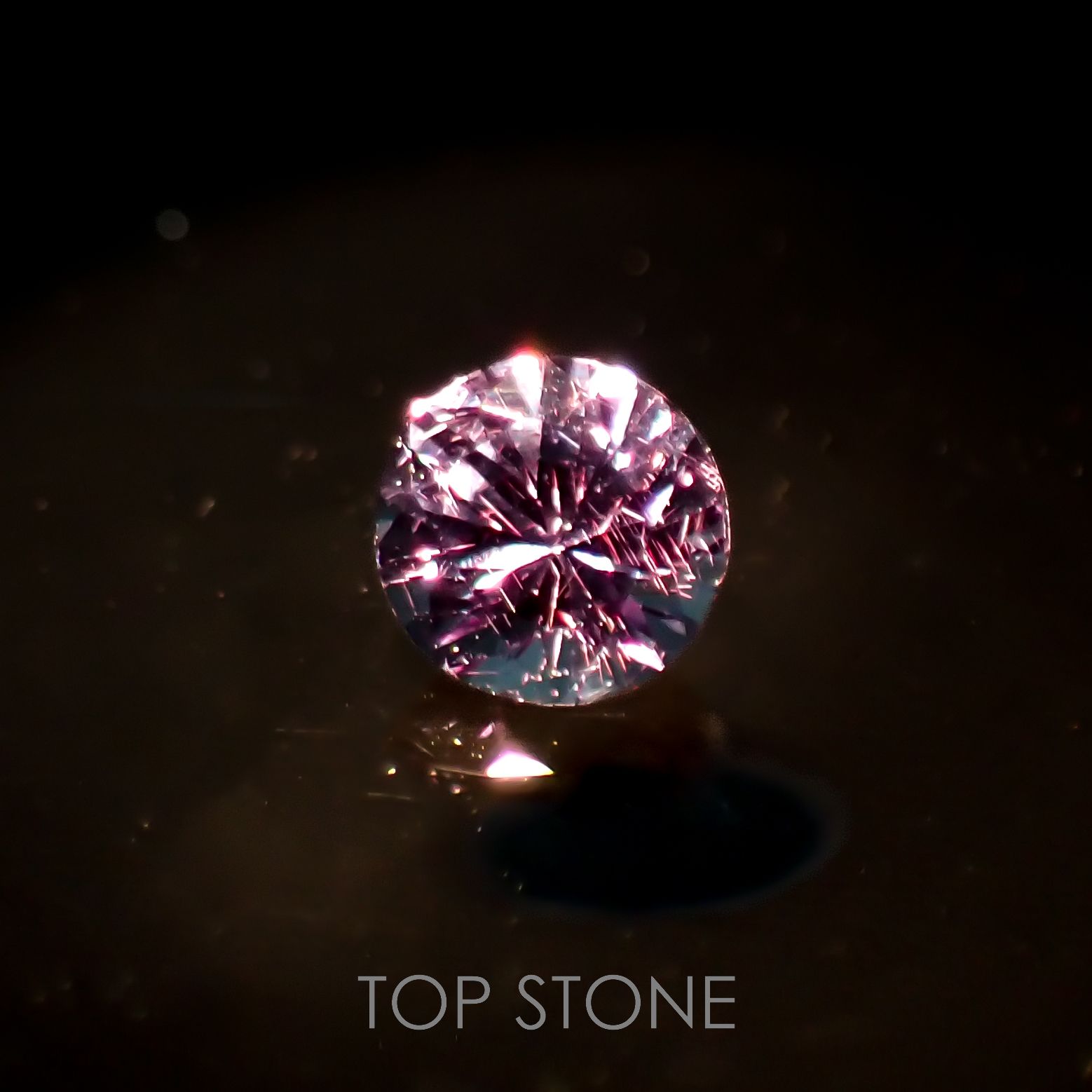 カラーチェンジガーネット アレキタイプ(宝石名ガーネット)マダガスカル・ベキリー産 0.079ct 識別済[220917668]2.6x2.6mm前後