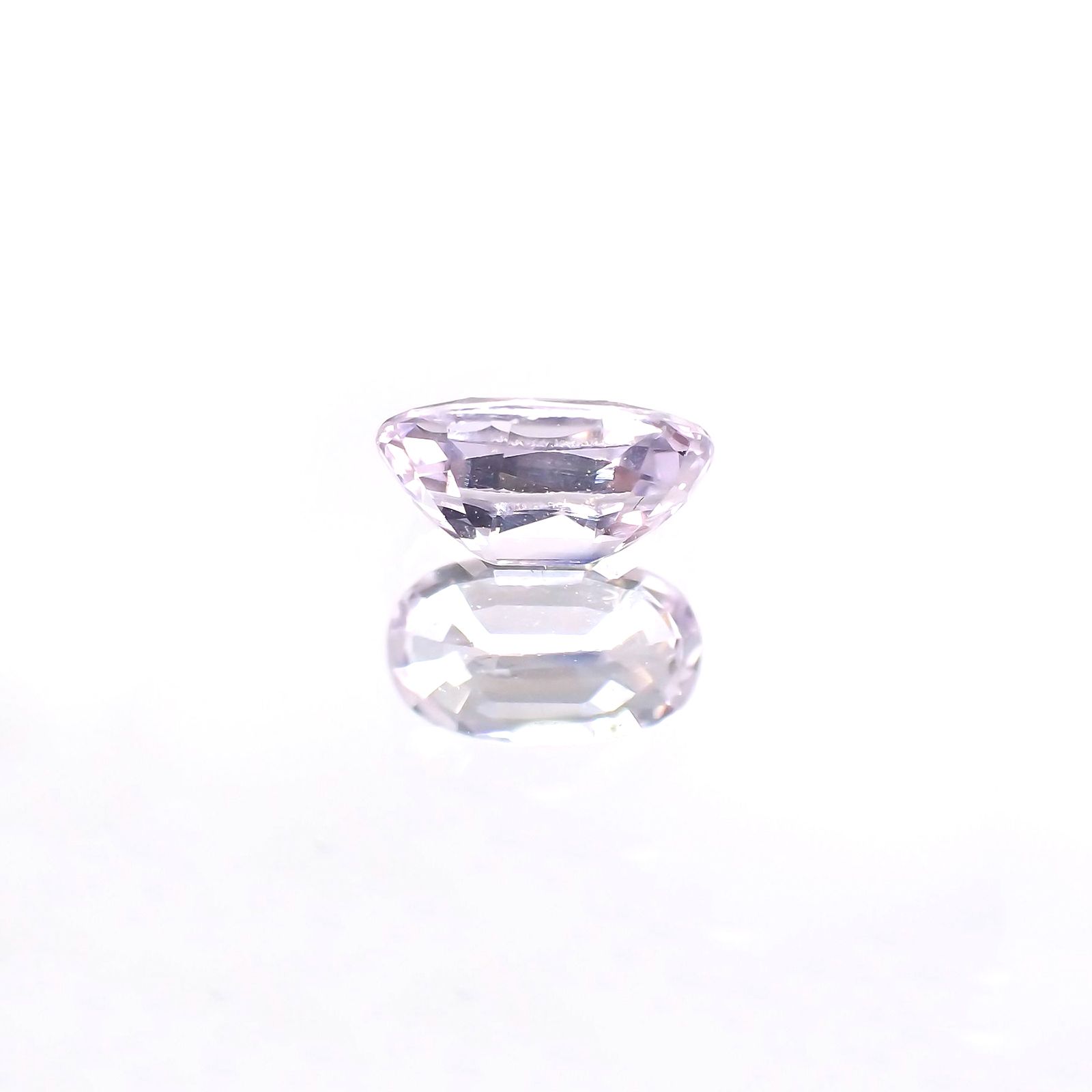 ラベンダーサファイア(宝石名サファイア) マダガスカル/スリランカ産 0.69ct 識別済[210812505]6.5×3.8mm前後