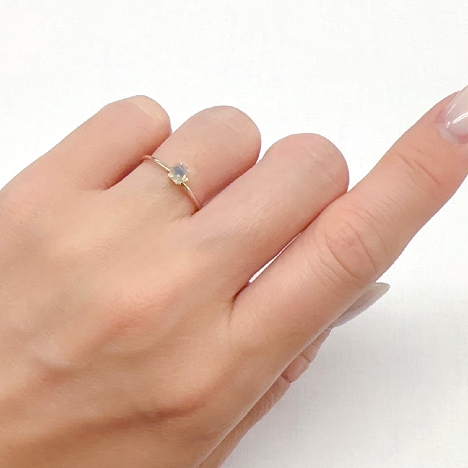 ◇ヘキサゴンカット◇エチオピアオパール エチオピア産 0.17ct[240226211]4x3.8mm前後