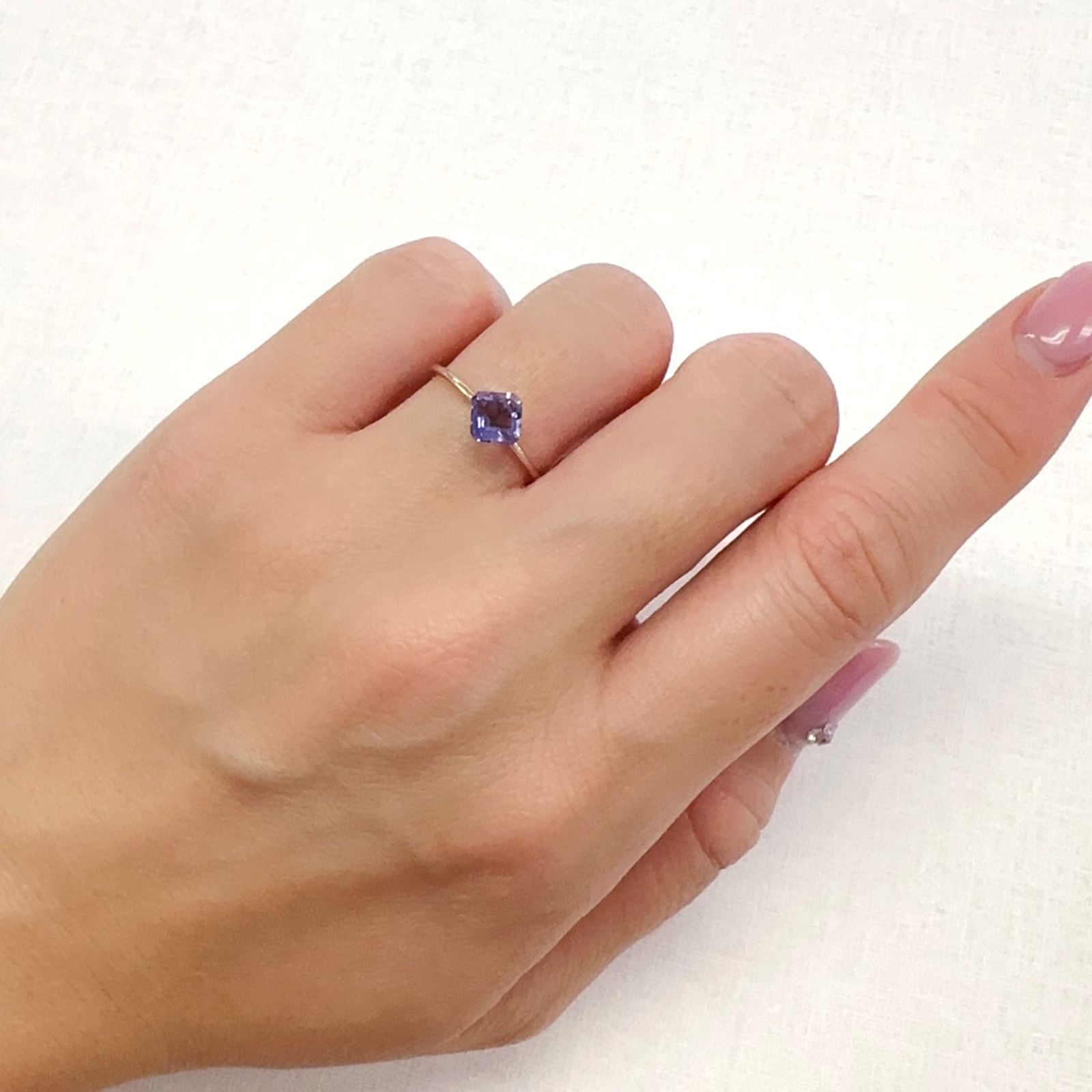 マリアライト(宝石名パープル・スキャポライト)タンザニア産 0.58ct 識別済[231224404]5.1x5.1mm前後