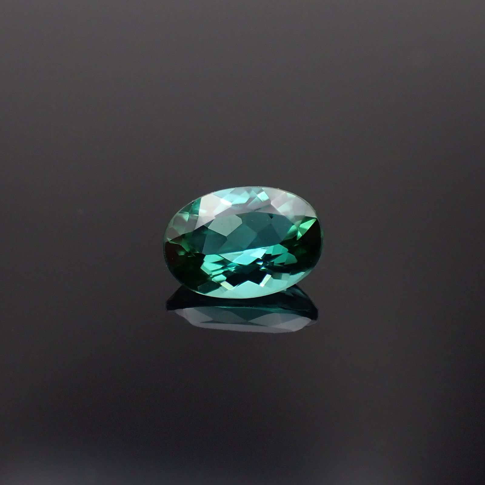 ブルーグリーントルマリン ブラジル産 0.72ct[230923527]7x4.9mm前後
