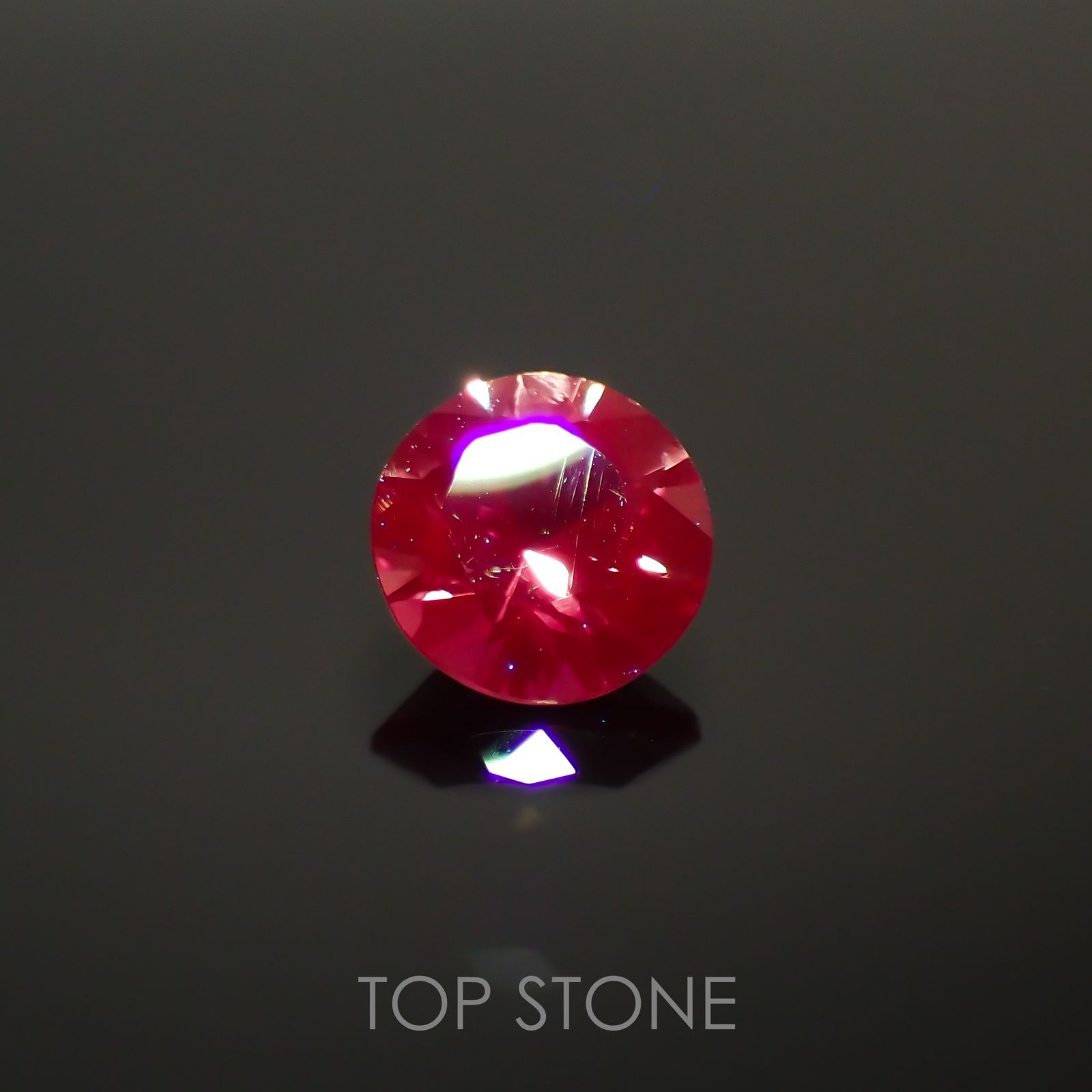 バーガンディーサファイア(宝石名サファイア)タンザニア産 0.45ct 識別済[220115034]4.6x4.6mm前後