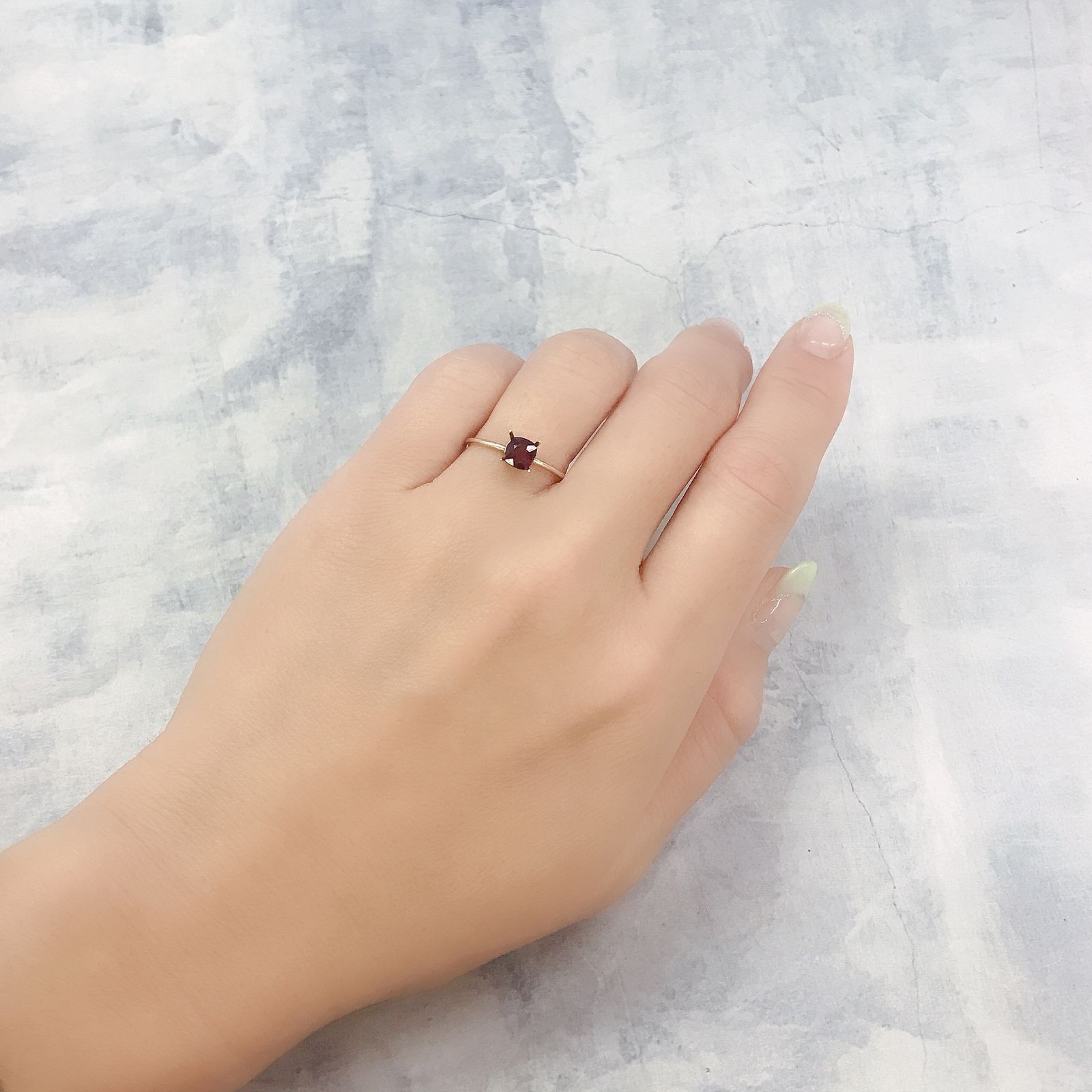 レッドスピネル(宝石名スピネル)ビルマ/マダガスカル産 0.58ct 識別済[220817543]5x4.7mm前後