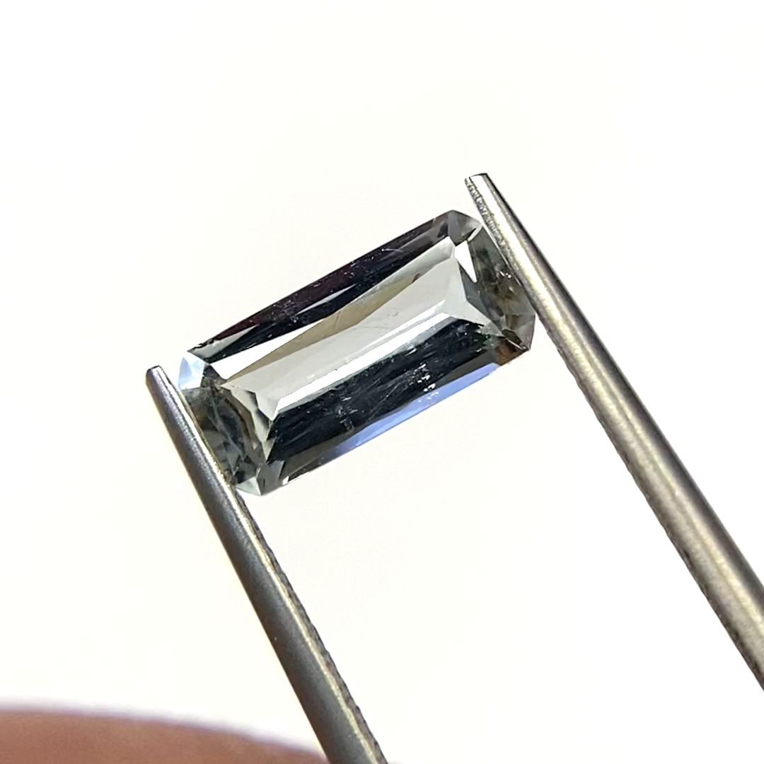 ジェレメジェバイト(宝石名エレメージェバイト) ナミビア産 1.386ct ソ