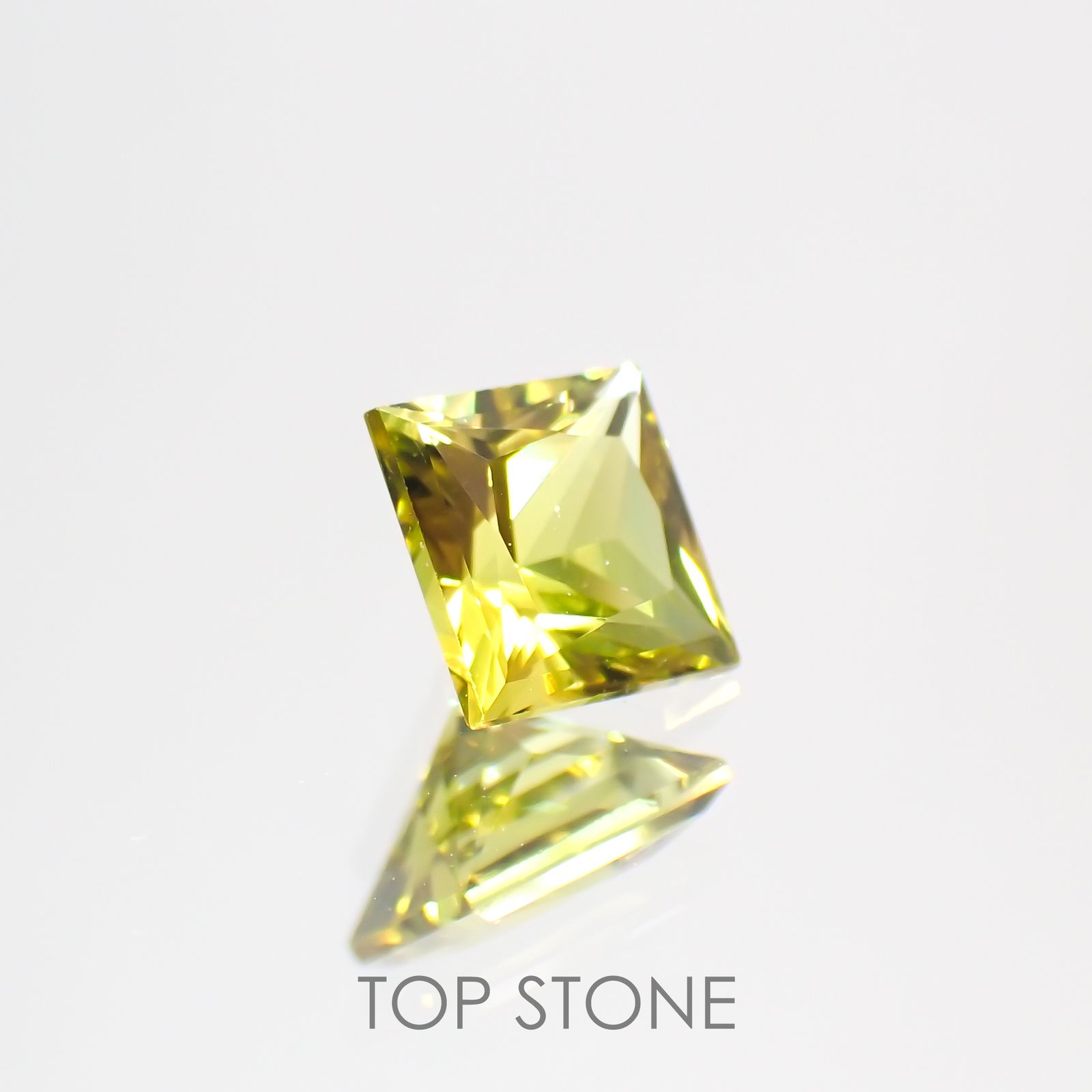 ◇プリンセスカット◇カナリートルマリン(宝石名イエロー・トルマリン) モザンビーク産 0.642ct ソ付(彩珠)[20117434]5×5mm前後