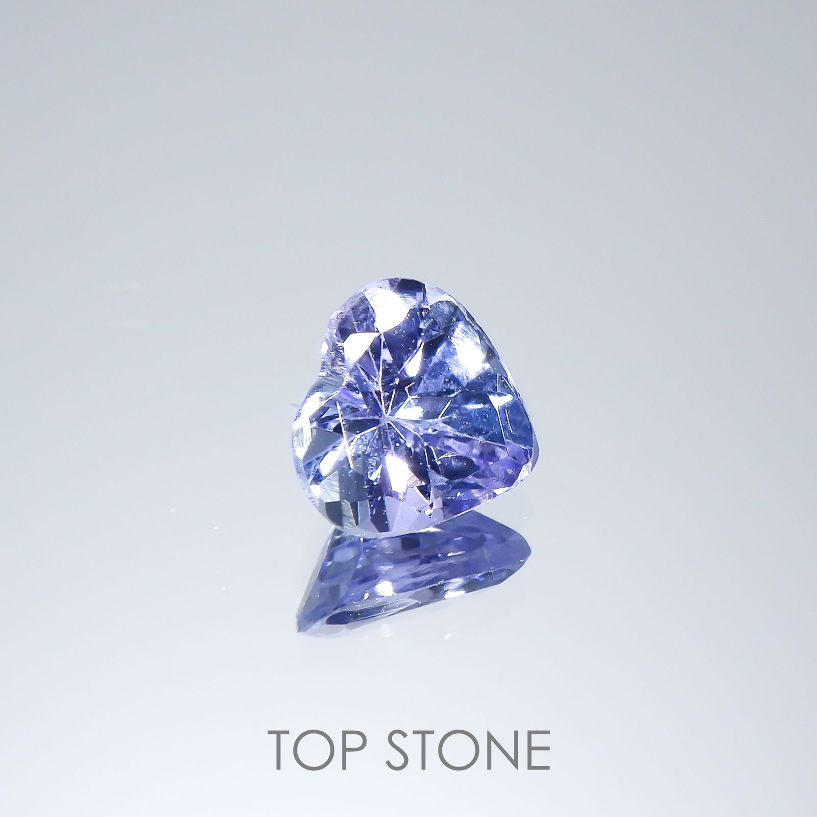タンザナイト(宝石名タンザナイト)タンザニア産 0.41ct 識別済[220516047]4.8x5mm前後