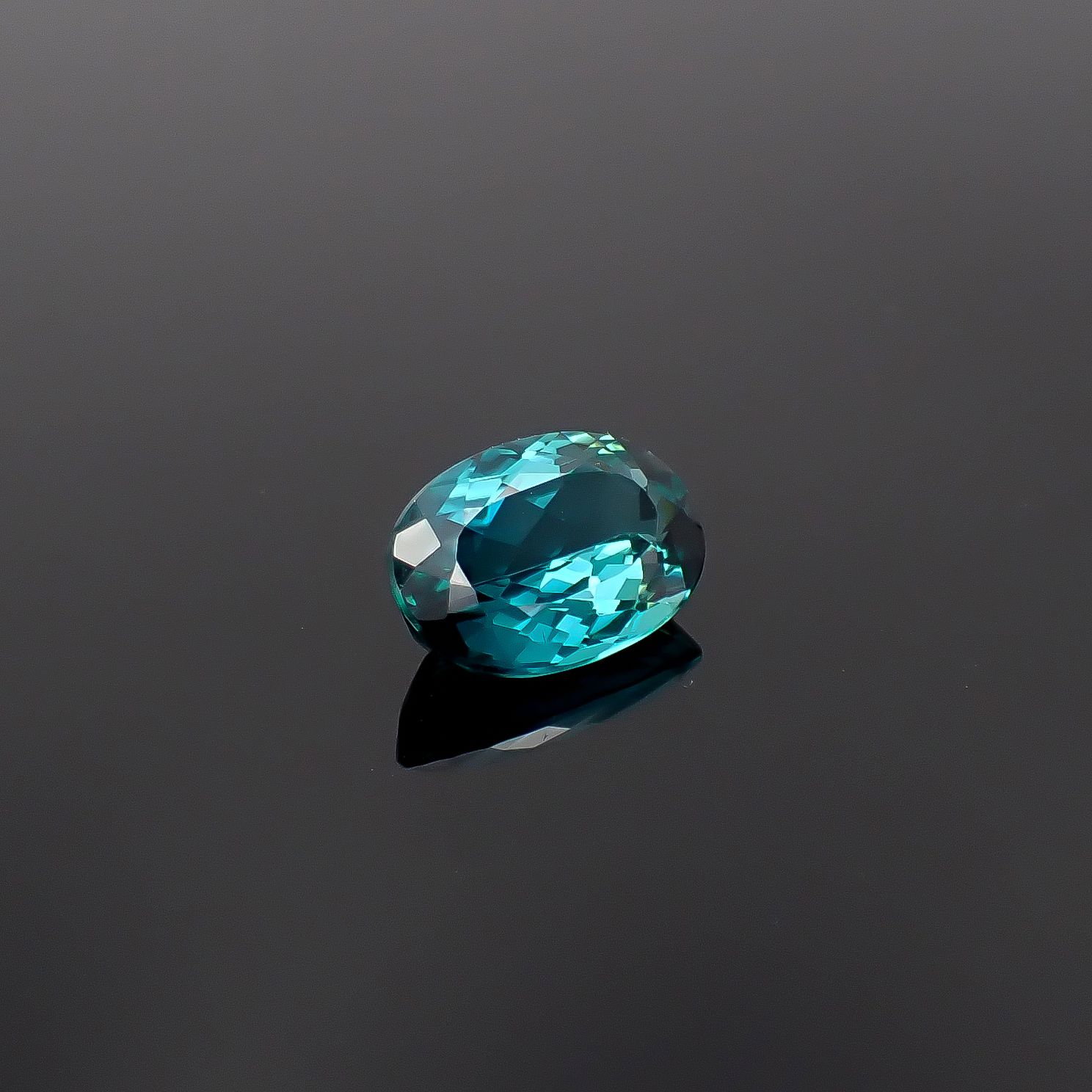 ブルーグリーントルマリン ブラジル産 4.98ct / 13.4x9.4mm前後 [260231783]